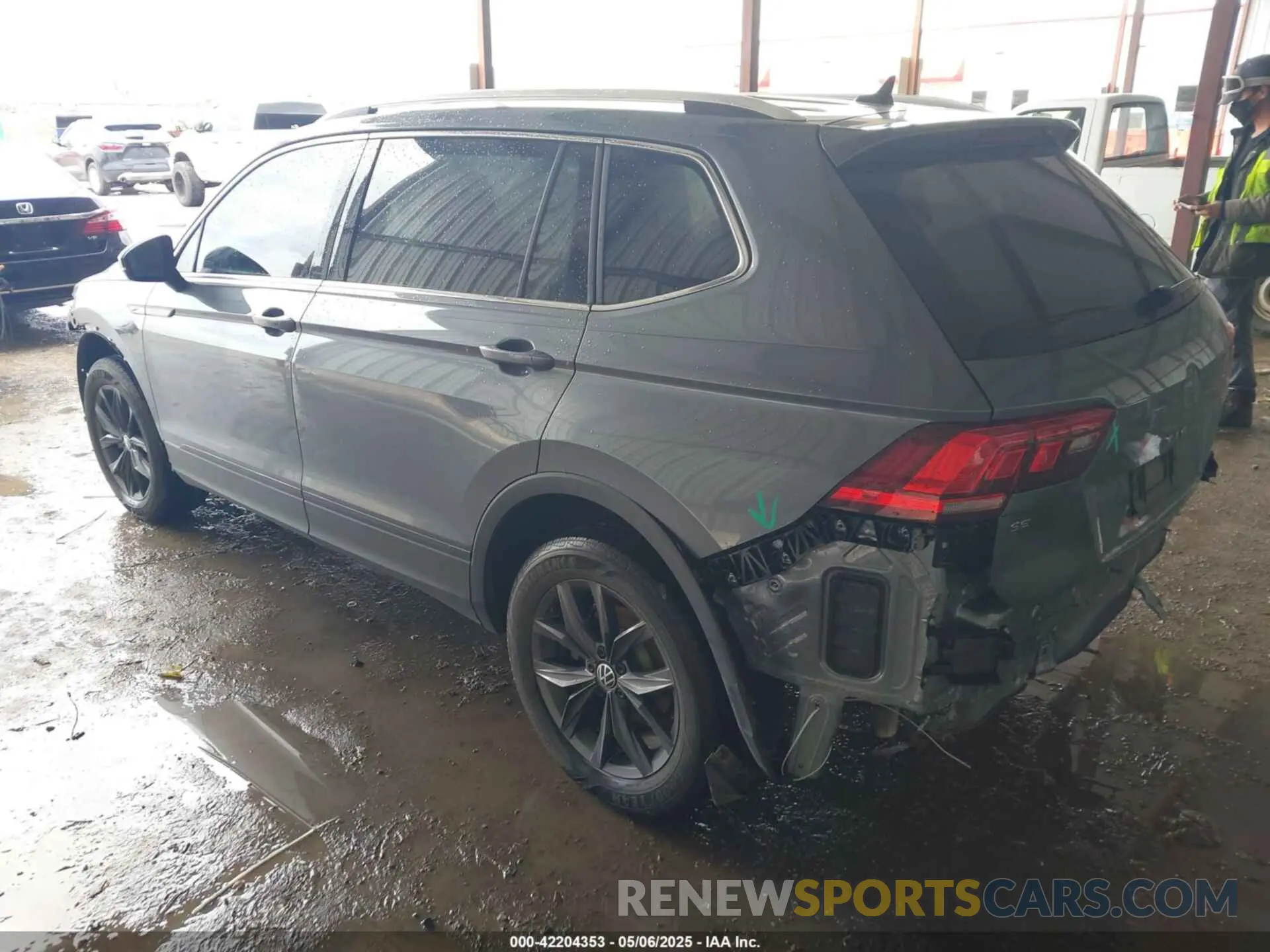 3 Photograph of a damaged car 3VV3B7AX2RM001187 VOLKSWAGEN TIGUAN 2024