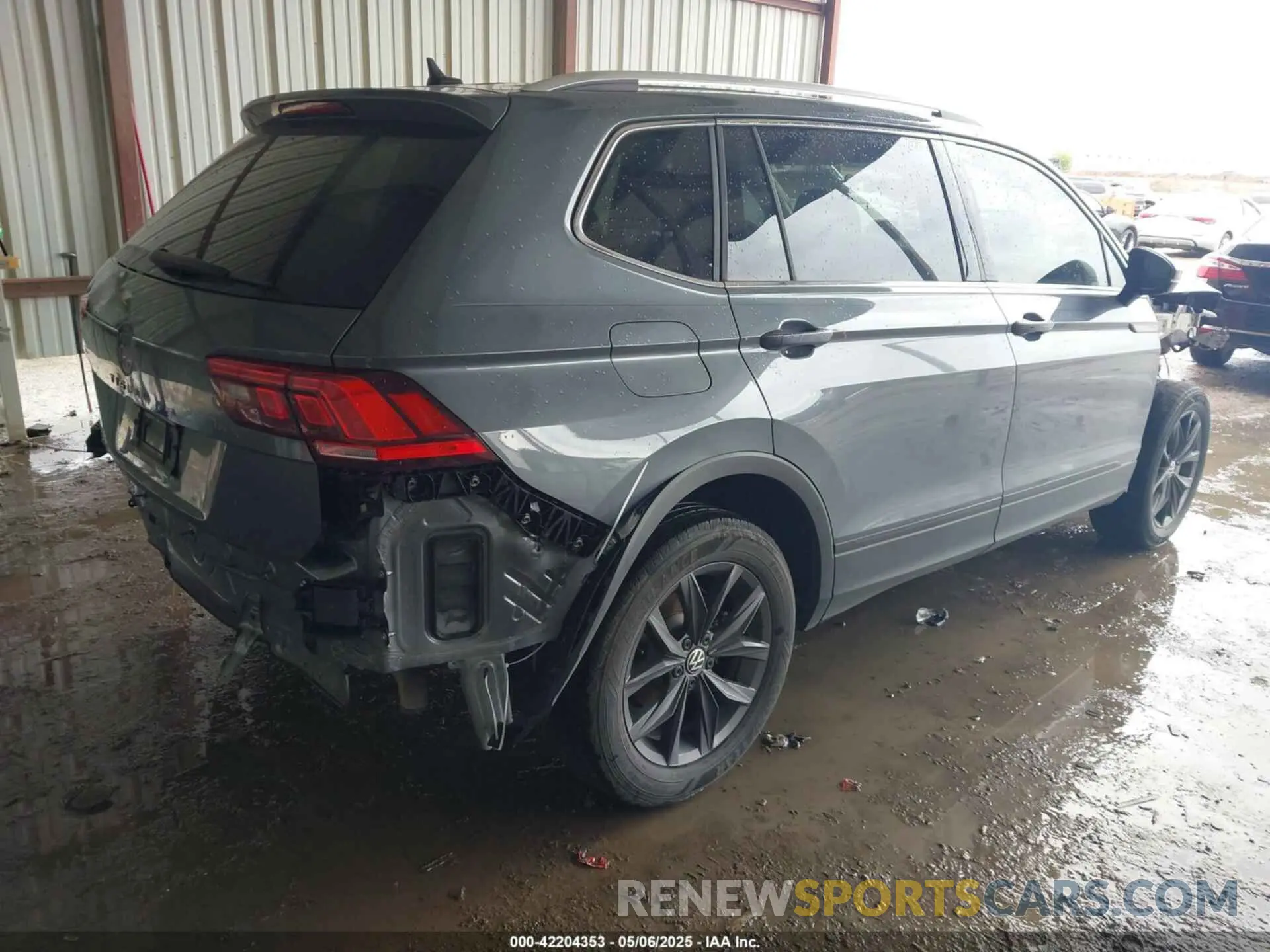 4 Photograph of a damaged car 3VV3B7AX2RM001187 VOLKSWAGEN TIGUAN 2024