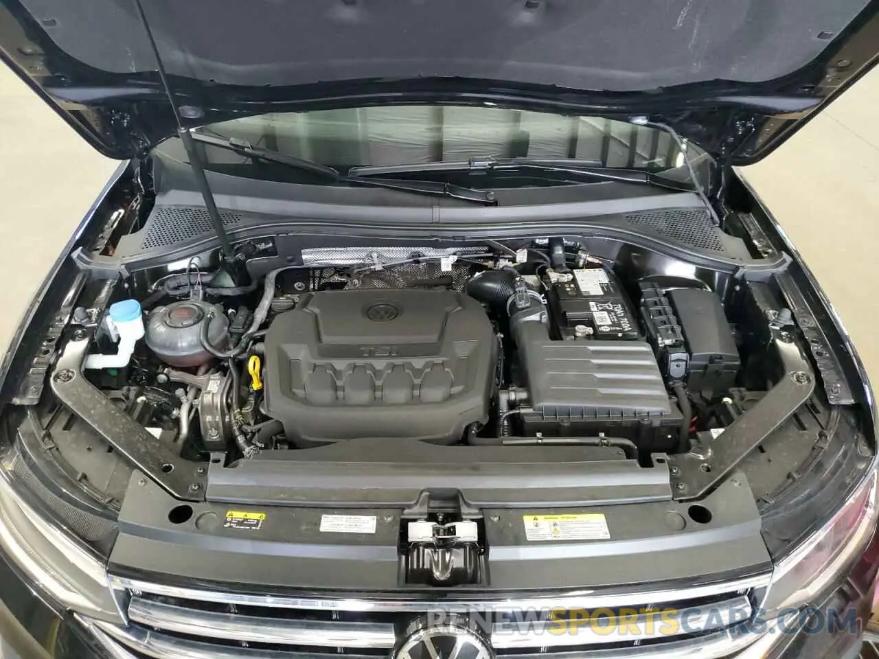 12 Photograph of a damaged car 3VV3B7AX2RM069974 VOLKSWAGEN TIGUAN 2024