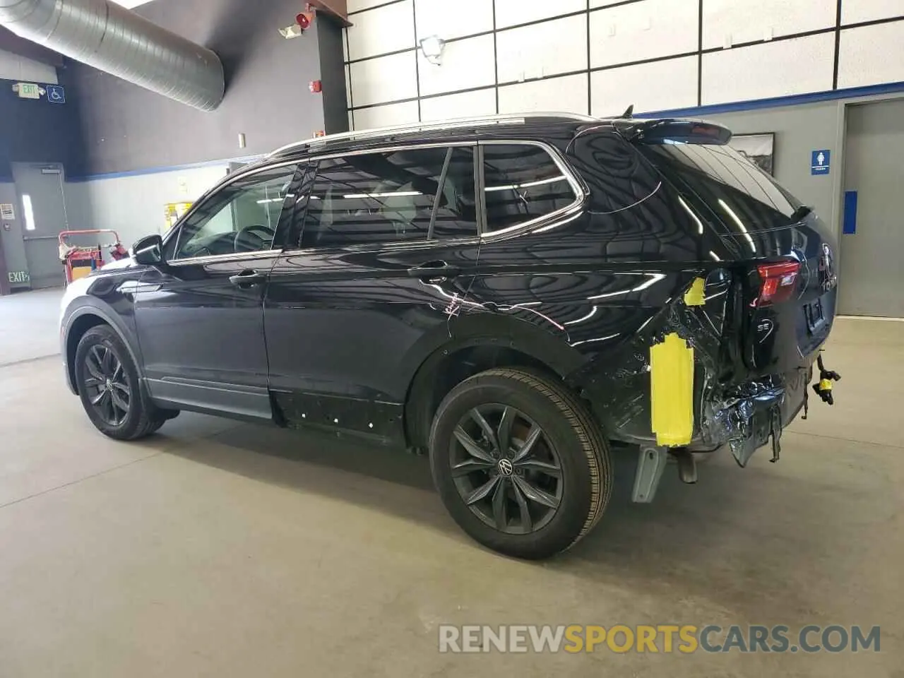 2 Photograph of a damaged car 3VV3B7AX2RM069974 VOLKSWAGEN TIGUAN 2024