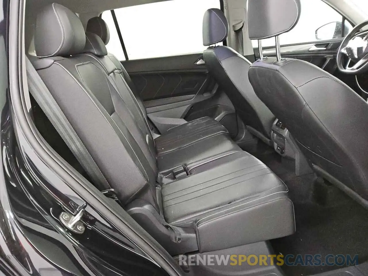 11 Photograph of a damaged car 3VV3B7AX2RM125086 VOLKSWAGEN TIGUAN 2024