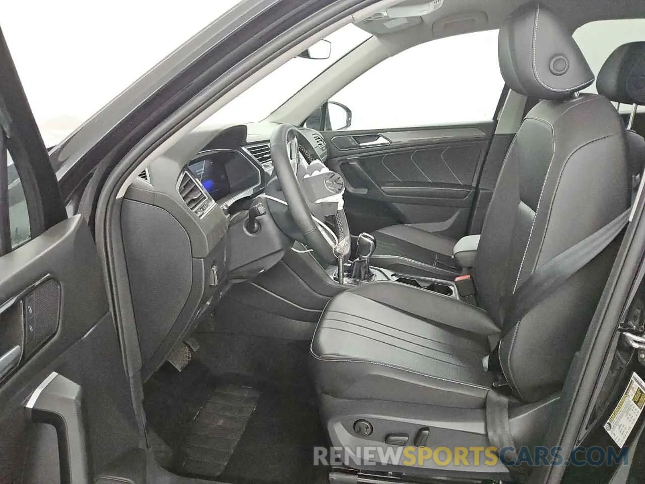 7 Photograph of a damaged car 3VV3B7AX2RM125086 VOLKSWAGEN TIGUAN 2024
