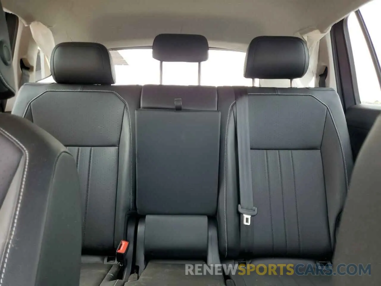 10 Photograph of a damaged car 3VV3B7AX4RM017861 VOLKSWAGEN TIGUAN 2024