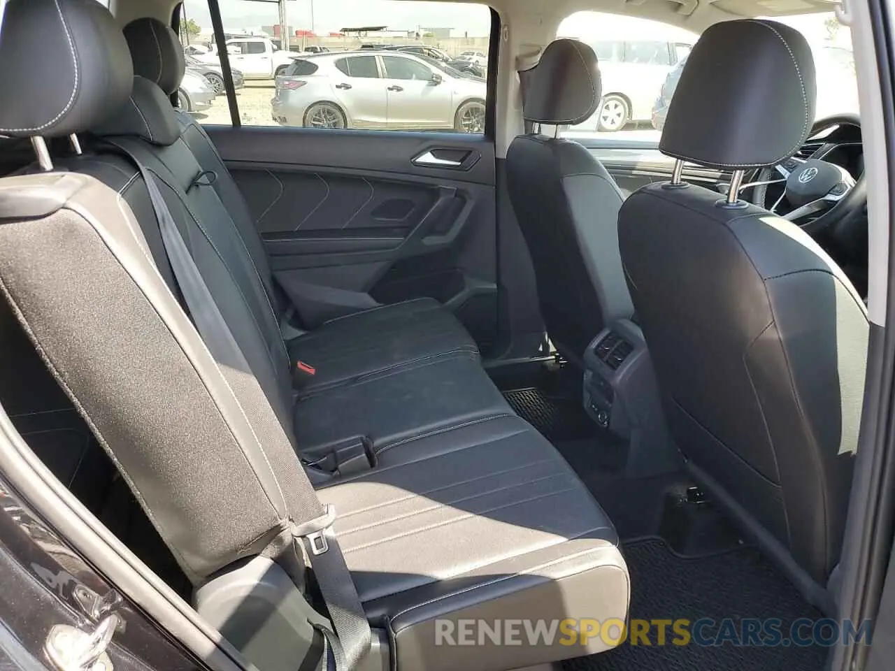 11 Photograph of a damaged car 3VV3B7AX4RM141404 VOLKSWAGEN TIGUAN 2024