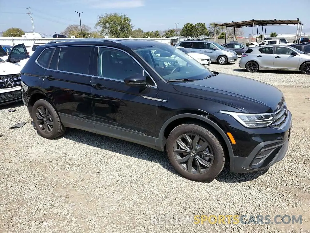 4 Photograph of a damaged car 3VV3B7AX4RM141404 VOLKSWAGEN TIGUAN 2024