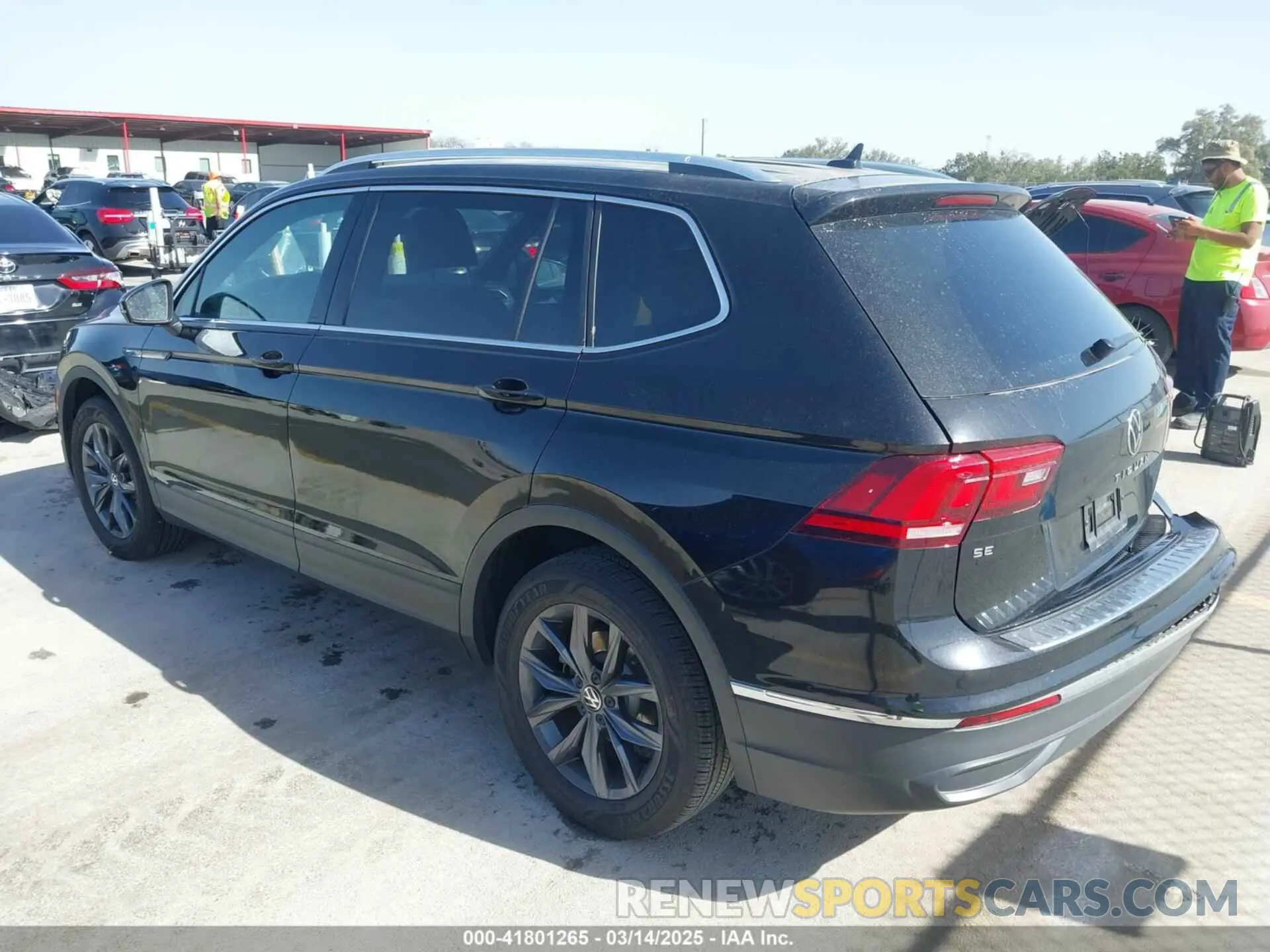 3 Photograph of a damaged car 3VV3B7AX5RM027024 VOLKSWAGEN TIGUAN 2024