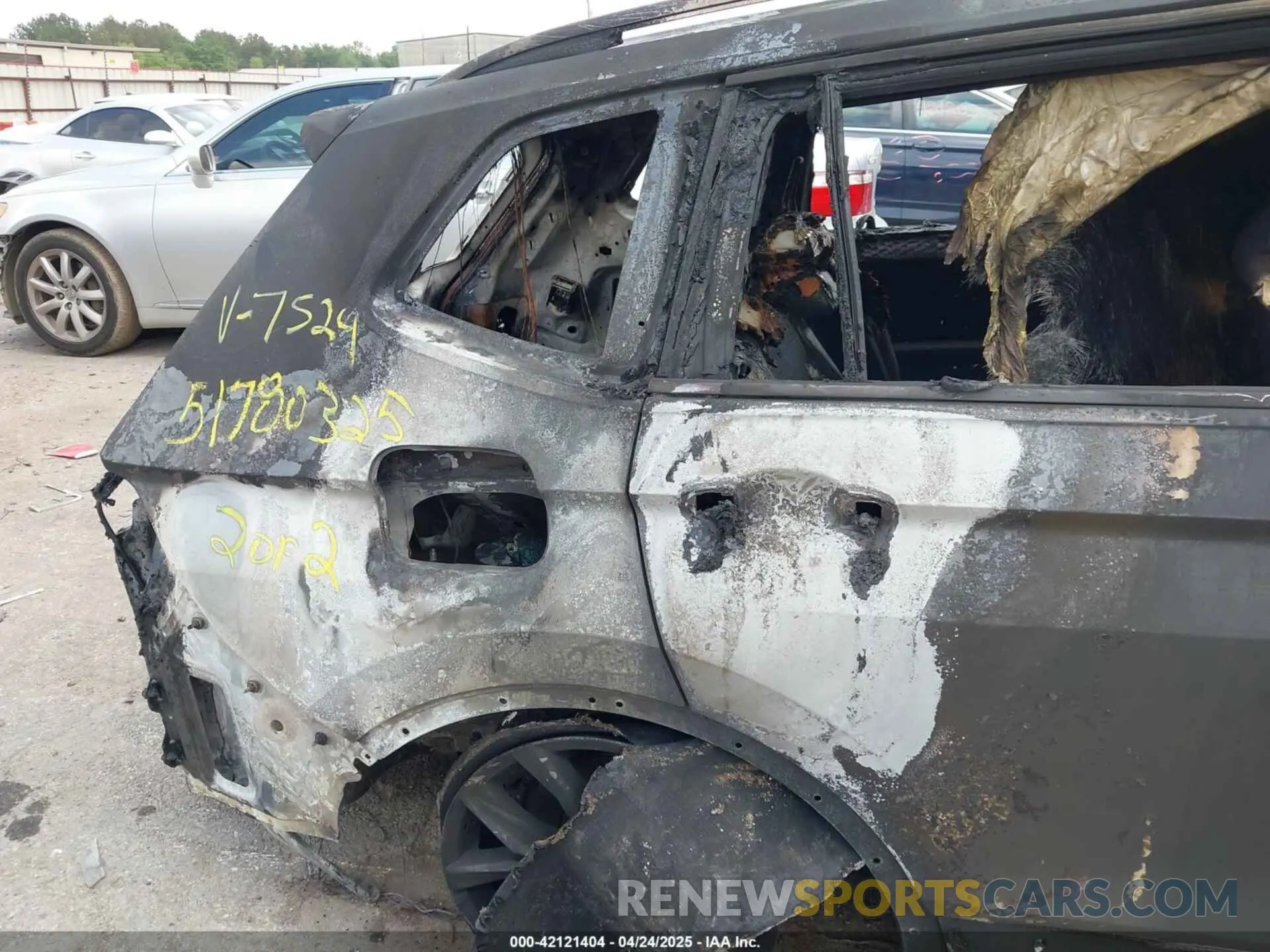 14 Photograph of a damaged car 3VV3B7AX5RM067524 VOLKSWAGEN TIGUAN 2024
