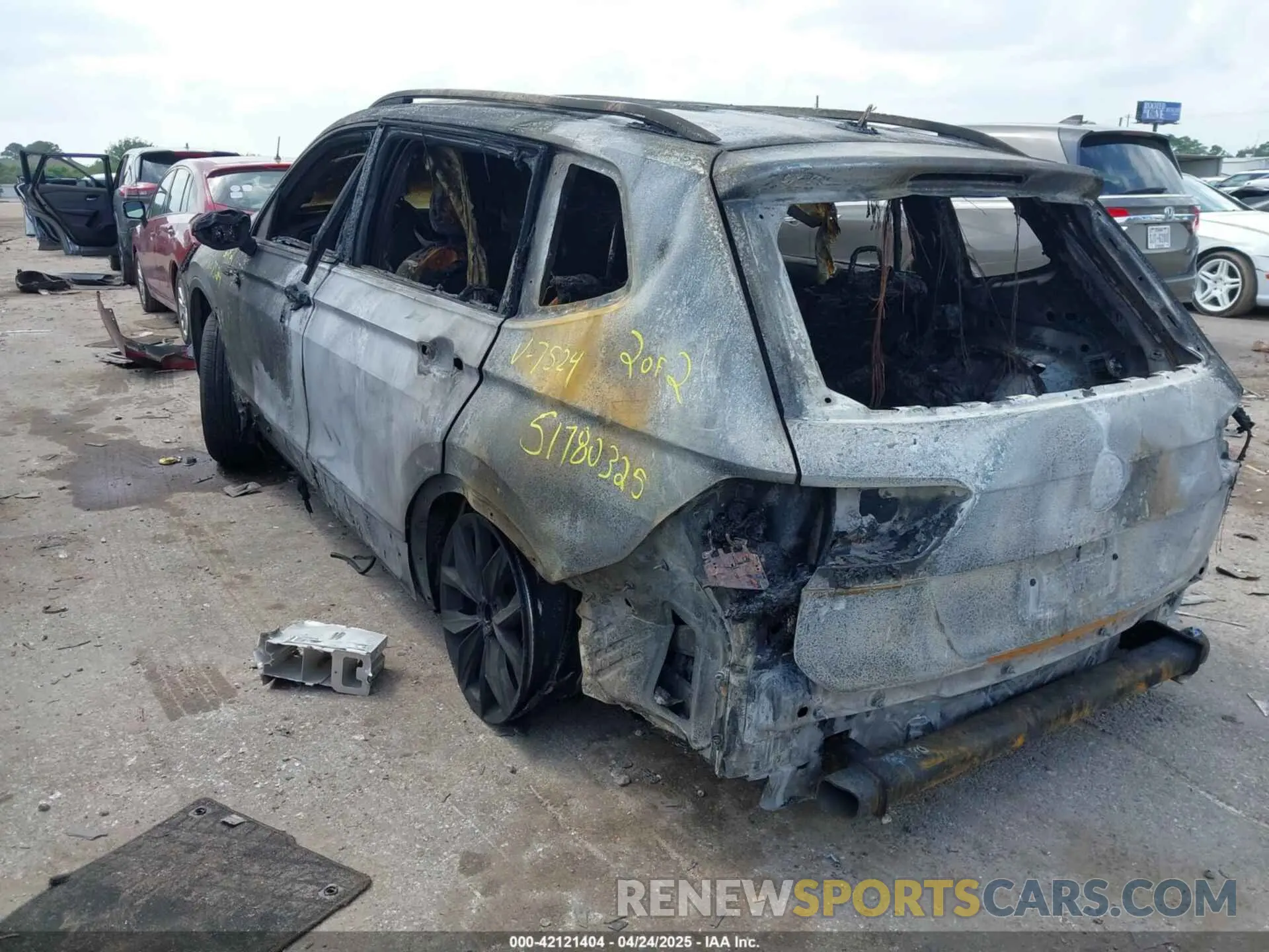 3 Photograph of a damaged car 3VV3B7AX5RM067524 VOLKSWAGEN TIGUAN 2024