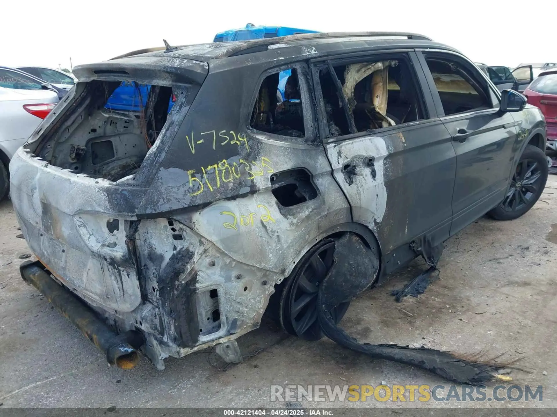 4 Photograph of a damaged car 3VV3B7AX5RM067524 VOLKSWAGEN TIGUAN 2024