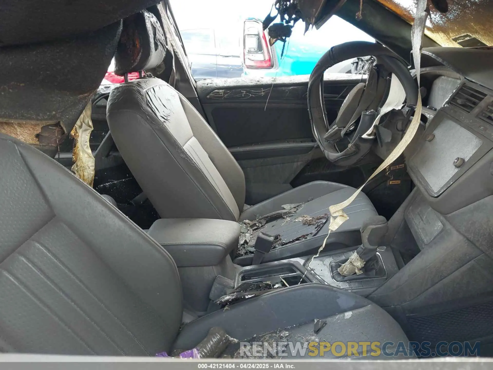 5 Photograph of a damaged car 3VV3B7AX5RM067524 VOLKSWAGEN TIGUAN 2024