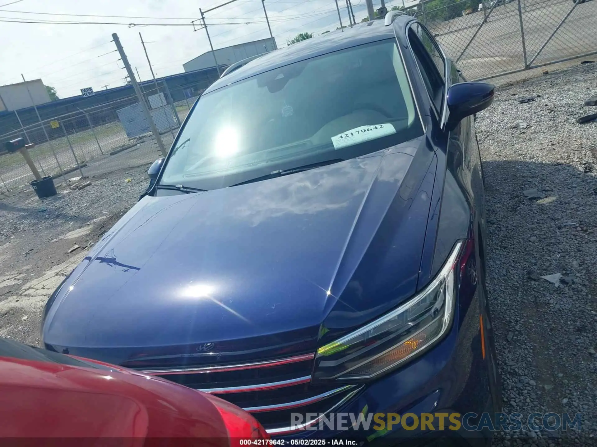 12 Photograph of a damaged car 3VV3B7AX5RM122618 VOLKSWAGEN TIGUAN 2024