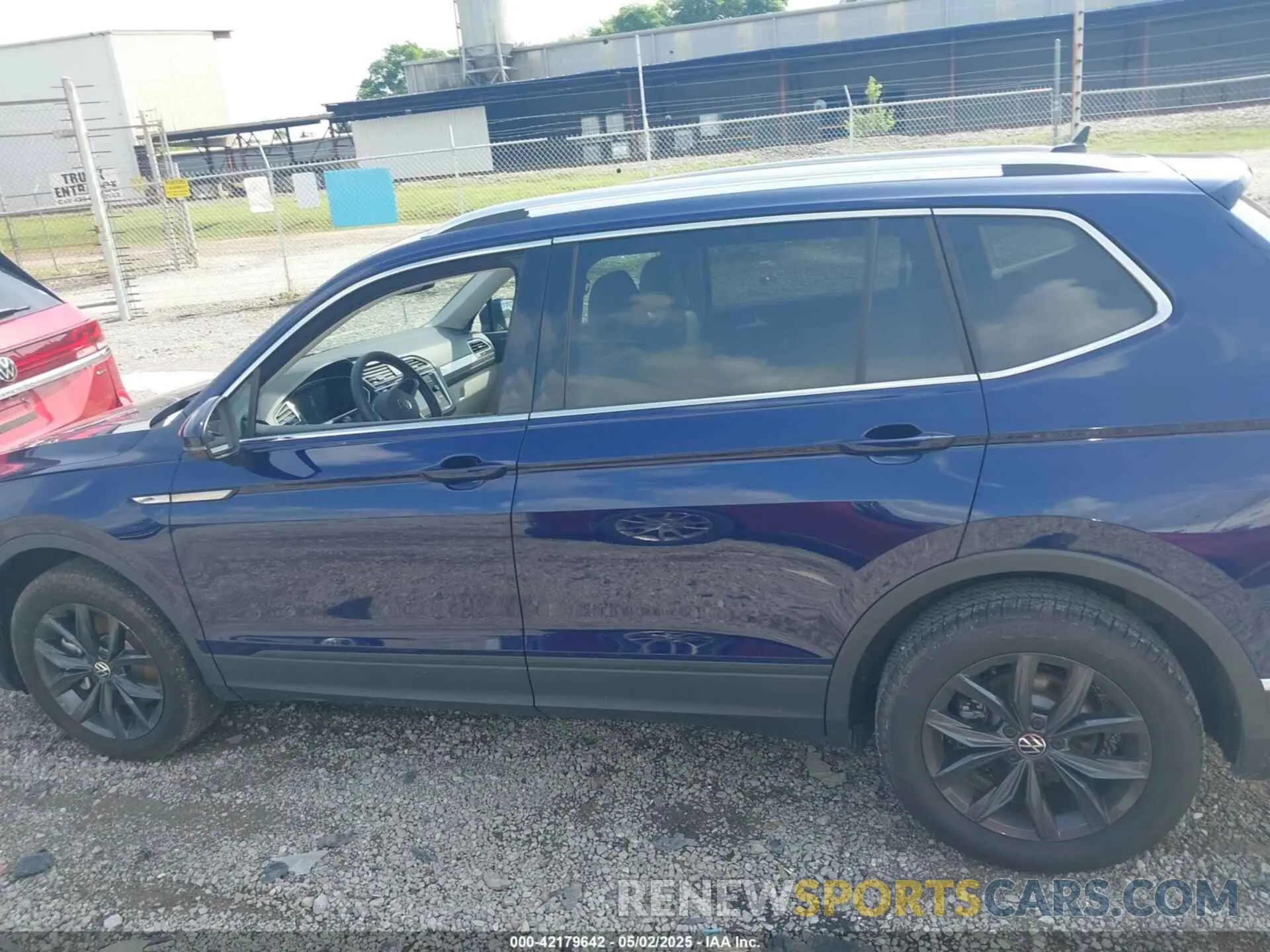 14 Photograph of a damaged car 3VV3B7AX5RM122618 VOLKSWAGEN TIGUAN 2024