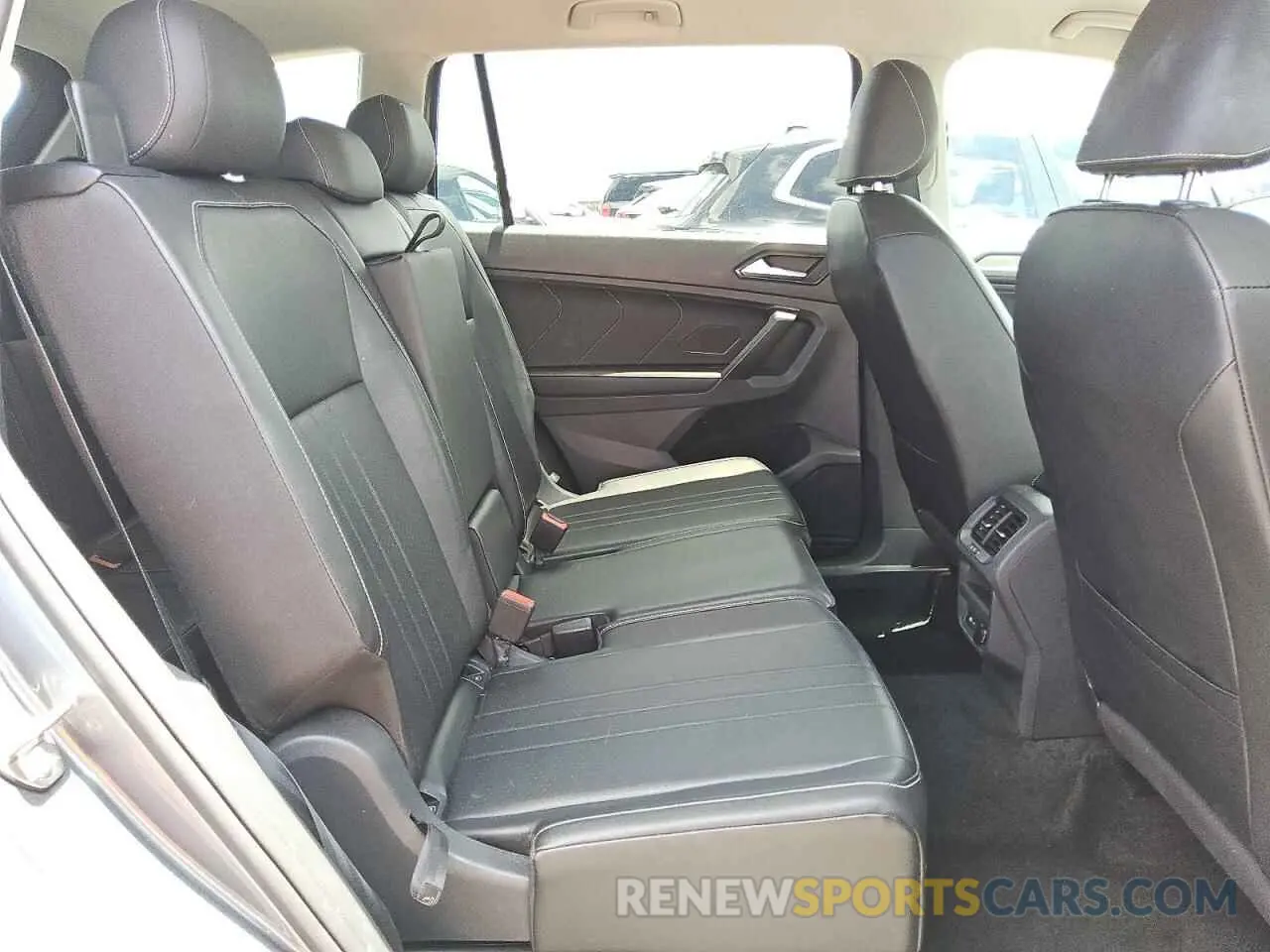 11 Photograph of a damaged car 3VV3B7AX6RM041420 VOLKSWAGEN TIGUAN 2024