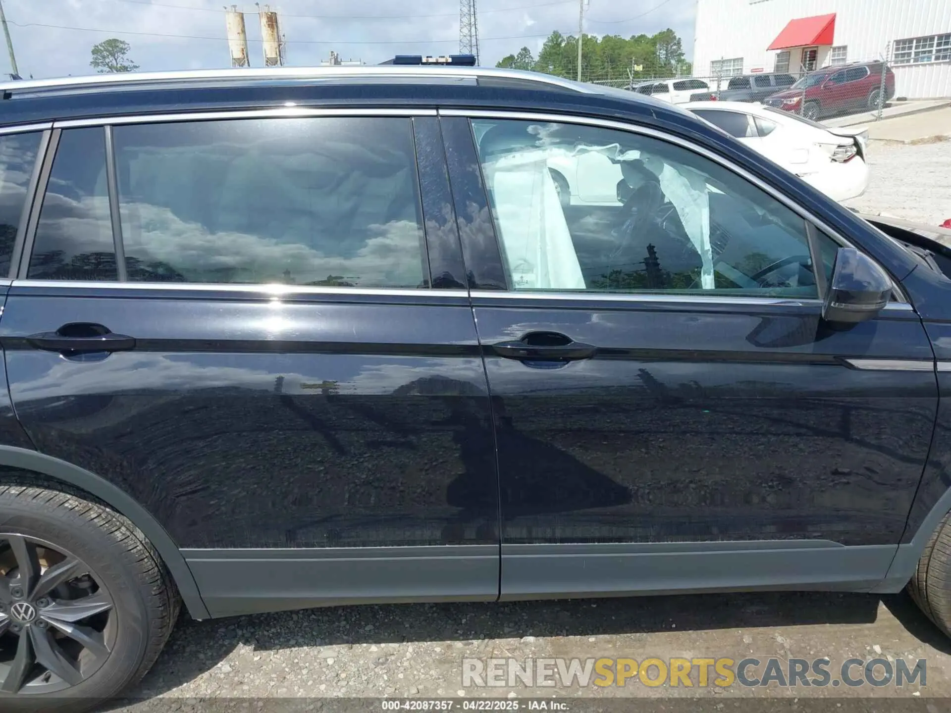 13 Photograph of a damaged car 3VV3B7AX7RM029891 VOLKSWAGEN TIGUAN 2024