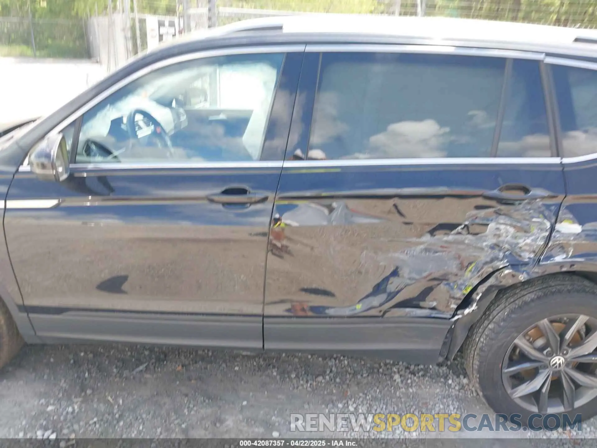 14 Photograph of a damaged car 3VV3B7AX7RM029891 VOLKSWAGEN TIGUAN 2024