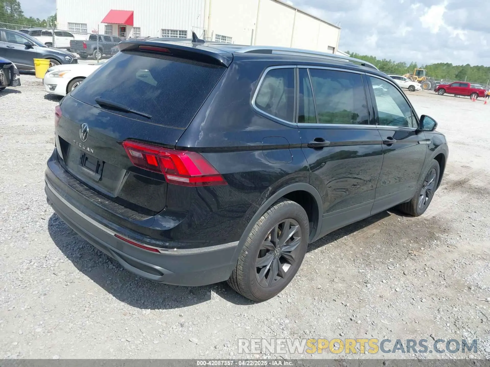 4 Photograph of a damaged car 3VV3B7AX7RM029891 VOLKSWAGEN TIGUAN 2024