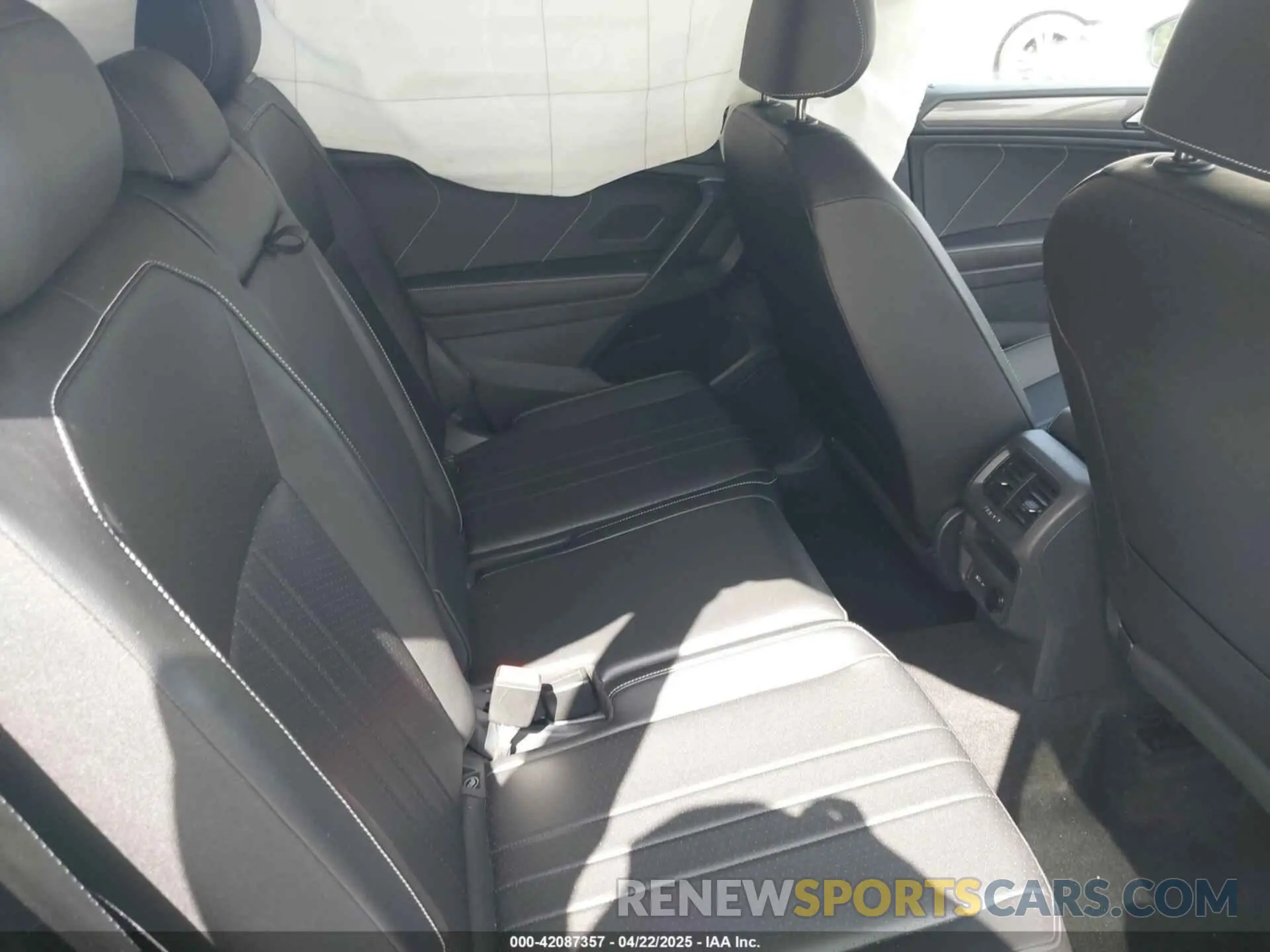 8 Photograph of a damaged car 3VV3B7AX7RM029891 VOLKSWAGEN TIGUAN 2024