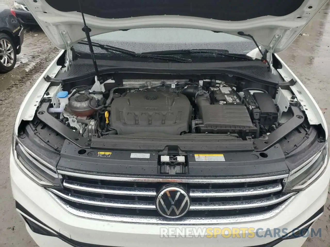 12 Photograph of a damaged car 3VV3B7AX7RM068285 VOLKSWAGEN TIGUAN 2024
