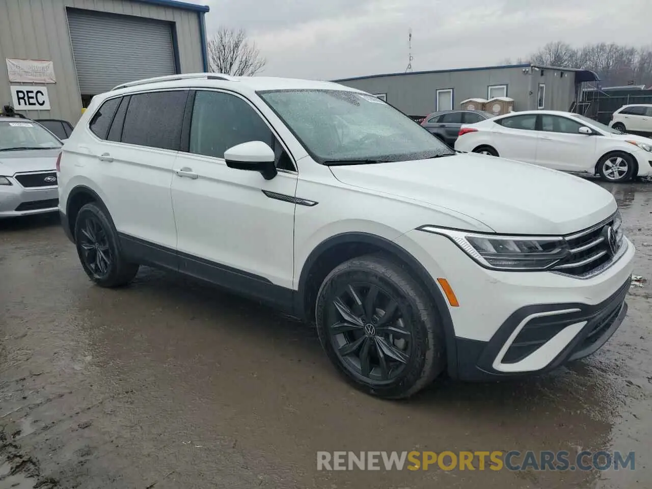 4 Photograph of a damaged car 3VV3B7AX7RM068285 VOLKSWAGEN TIGUAN 2024