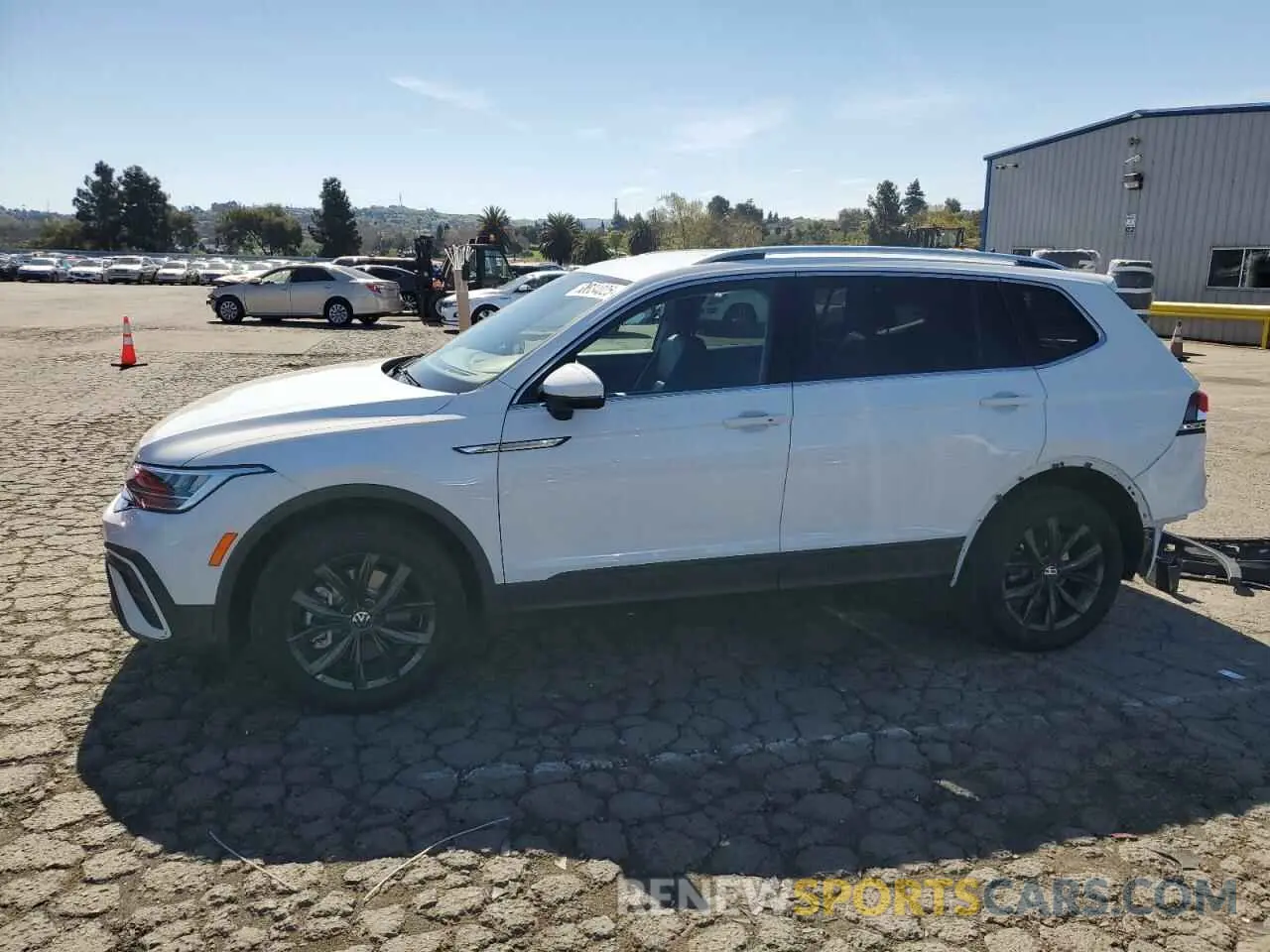 1 Photograph of a damaged car 3VV3B7AX7RM093378 VOLKSWAGEN TIGUAN 2024