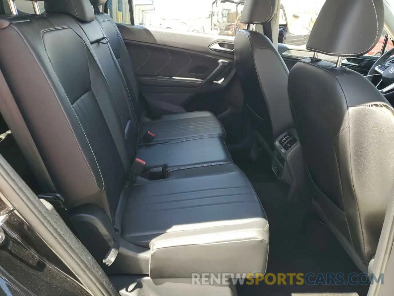 11 Photograph of a damaged car 3VV3B7AX8RM027356 VOLKSWAGEN TIGUAN 2024