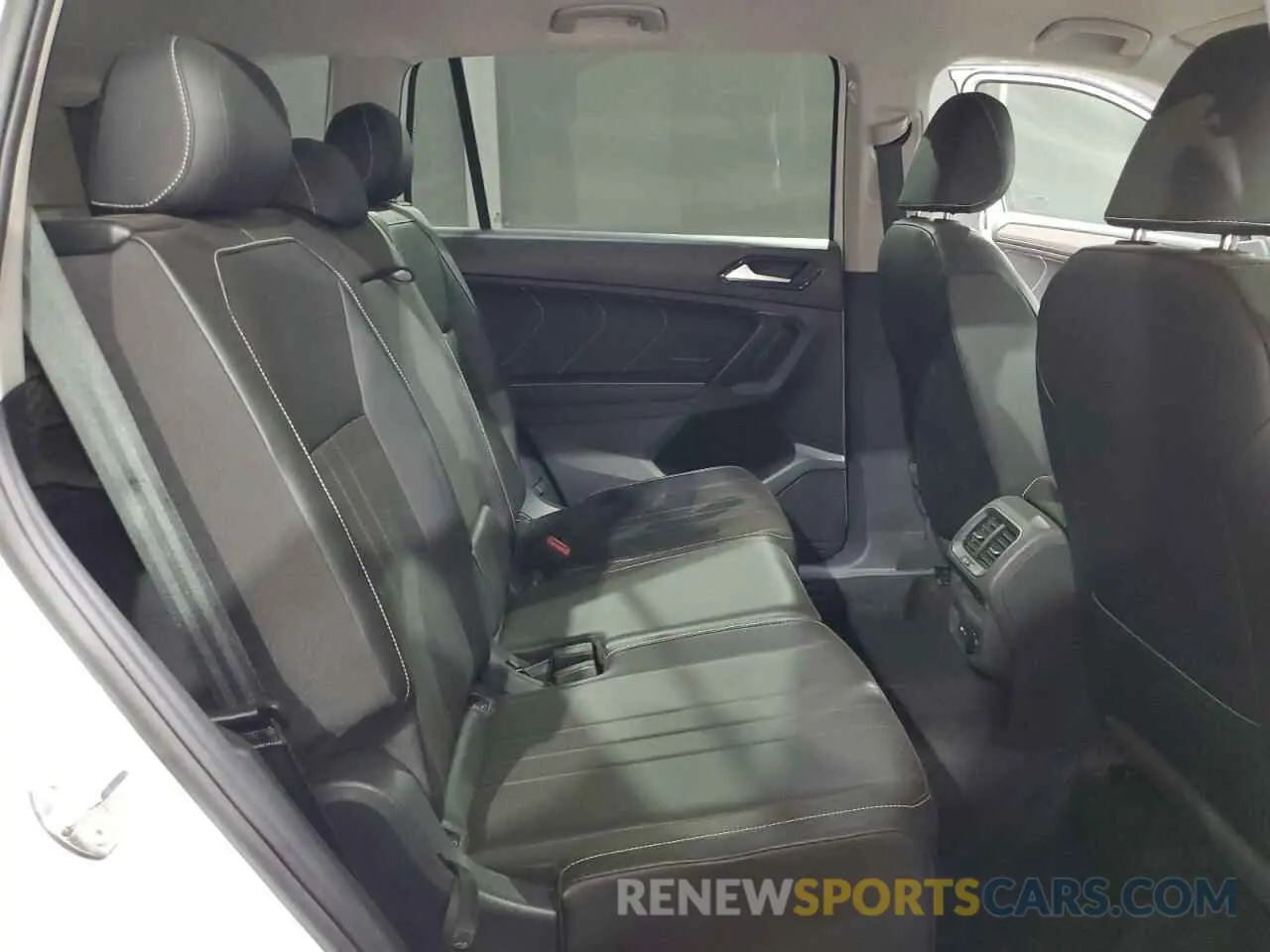 11 Photograph of a damaged car 3VV3B7AX8RM030032 VOLKSWAGEN TIGUAN 2024