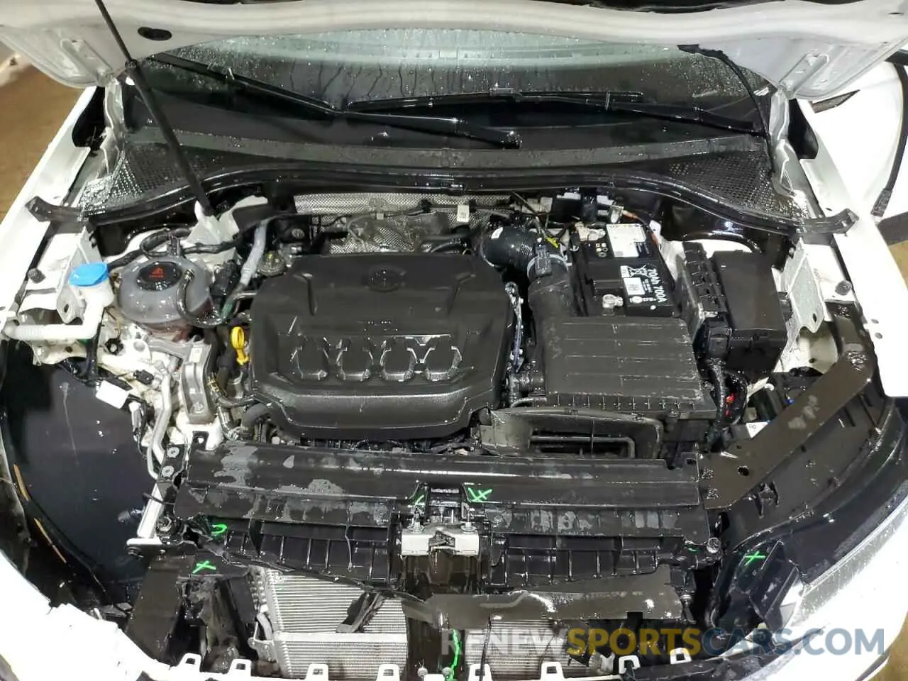 12 Photograph of a damaged car 3VV3B7AX8RM030032 VOLKSWAGEN TIGUAN 2024