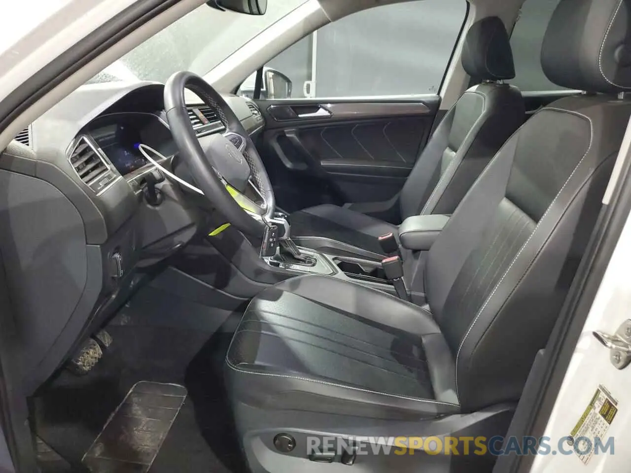 7 Photograph of a damaged car 3VV3B7AX8RM030032 VOLKSWAGEN TIGUAN 2024