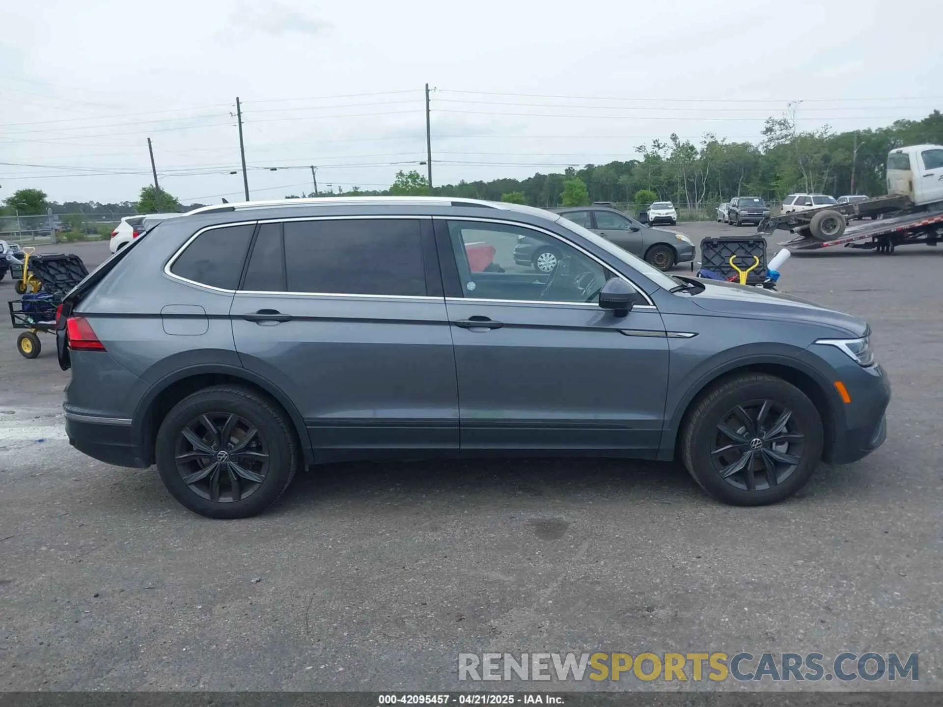 13 Photograph of a damaged car 3VV3B7AX8RM134486 VOLKSWAGEN TIGUAN 2024