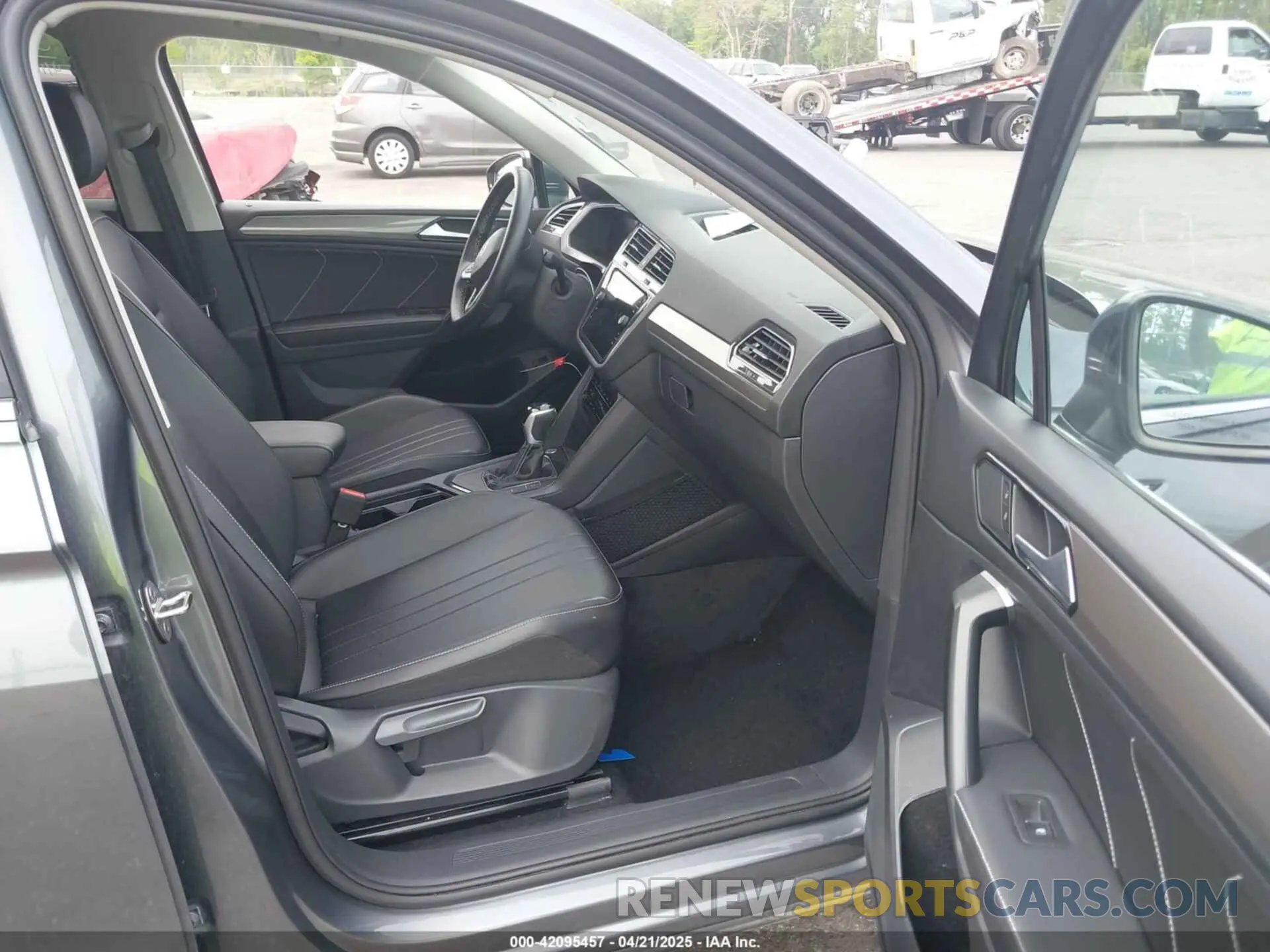 5 Photograph of a damaged car 3VV3B7AX8RM134486 VOLKSWAGEN TIGUAN 2024