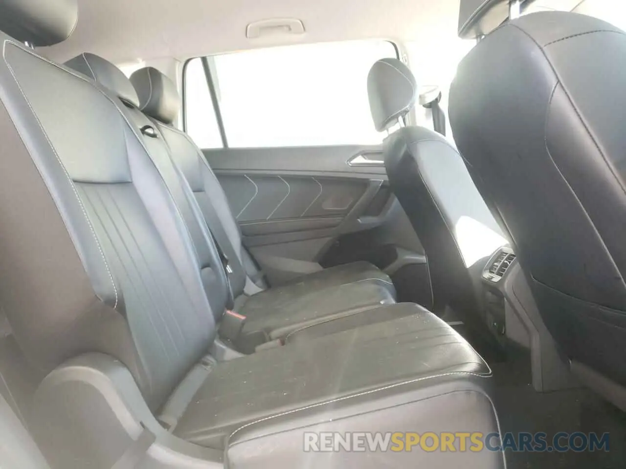 11 Photograph of a damaged car 3VV3B7AX9RM030556 VOLKSWAGEN TIGUAN 2024