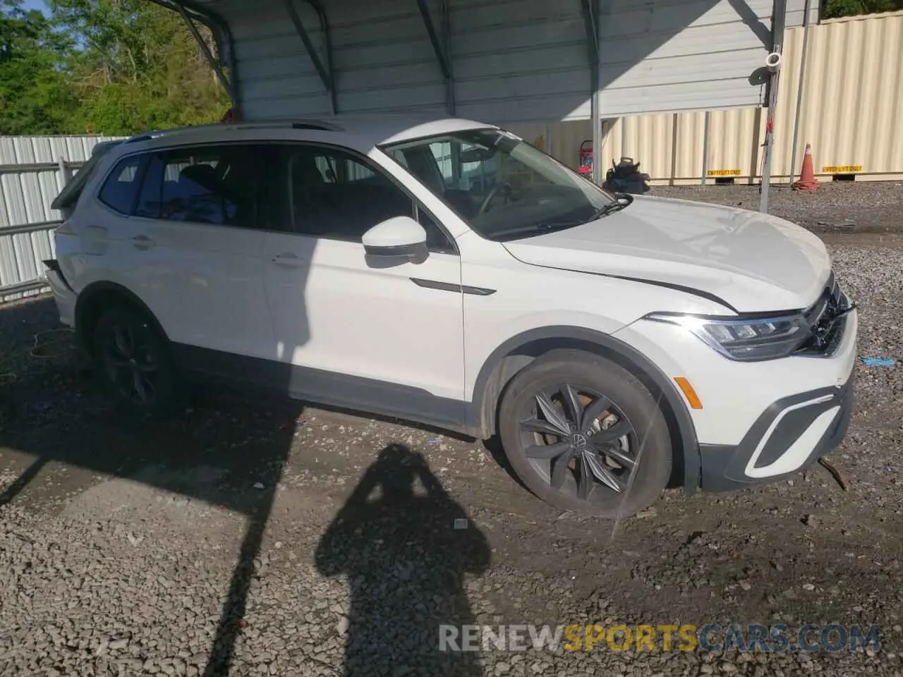 4 Photograph of a damaged car 3VV3B7AX9RM030556 VOLKSWAGEN TIGUAN 2024