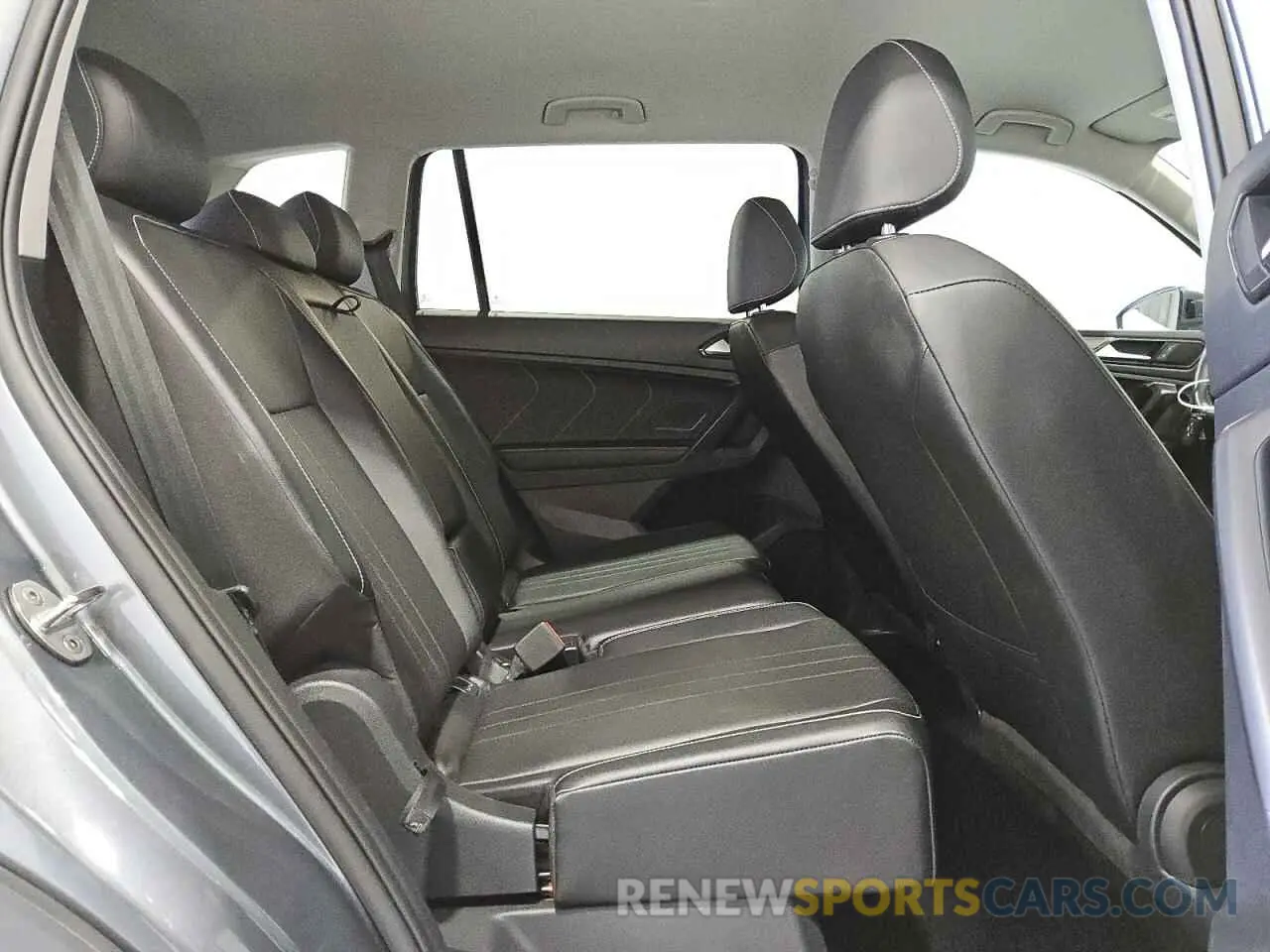 11 Photograph of a damaged car 3VV3B7AX9RM043274 VOLKSWAGEN TIGUAN 2024