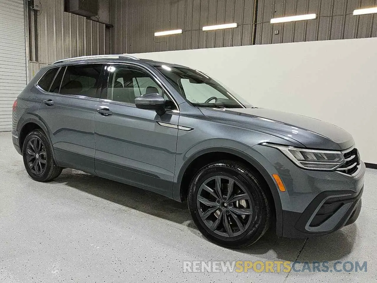 4 Photograph of a damaged car 3VV3B7AX9RM043274 VOLKSWAGEN TIGUAN 2024