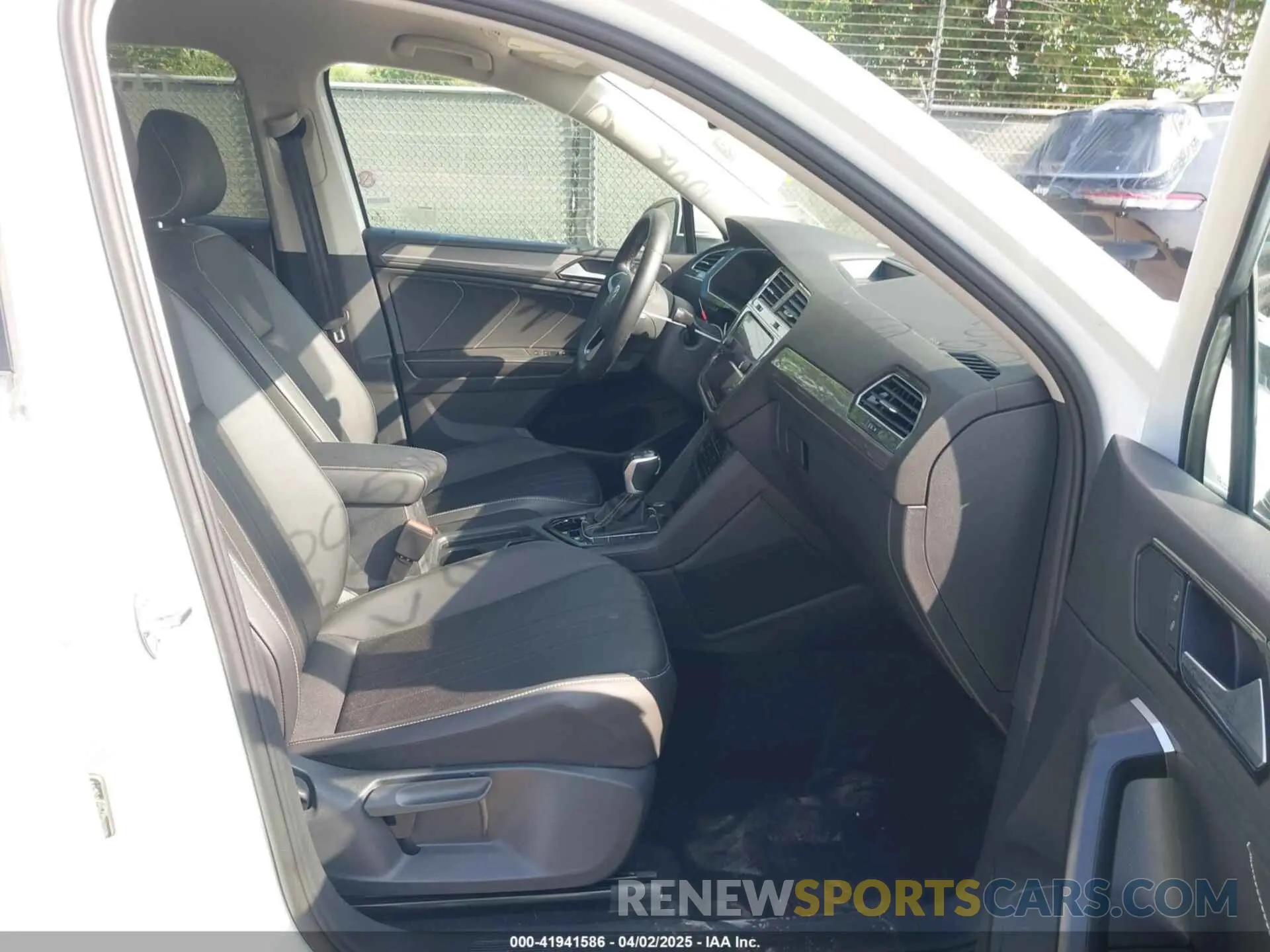 5 Photograph of a damaged car 3VV3B7AX9RM098307 VOLKSWAGEN TIGUAN 2024