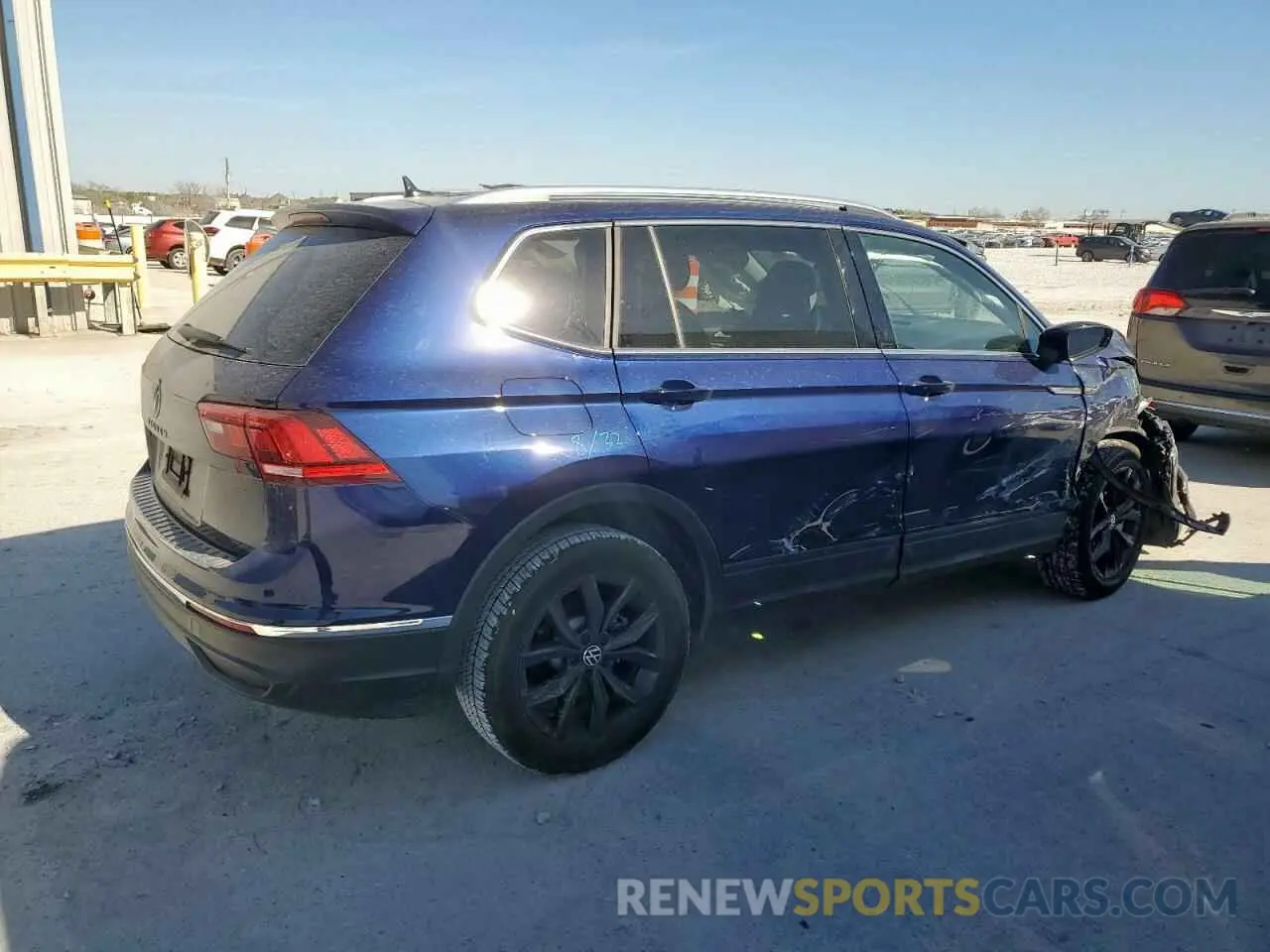 3 Photograph of a damaged car 3VV3B7AX9RM108785 VOLKSWAGEN TIGUAN 2024