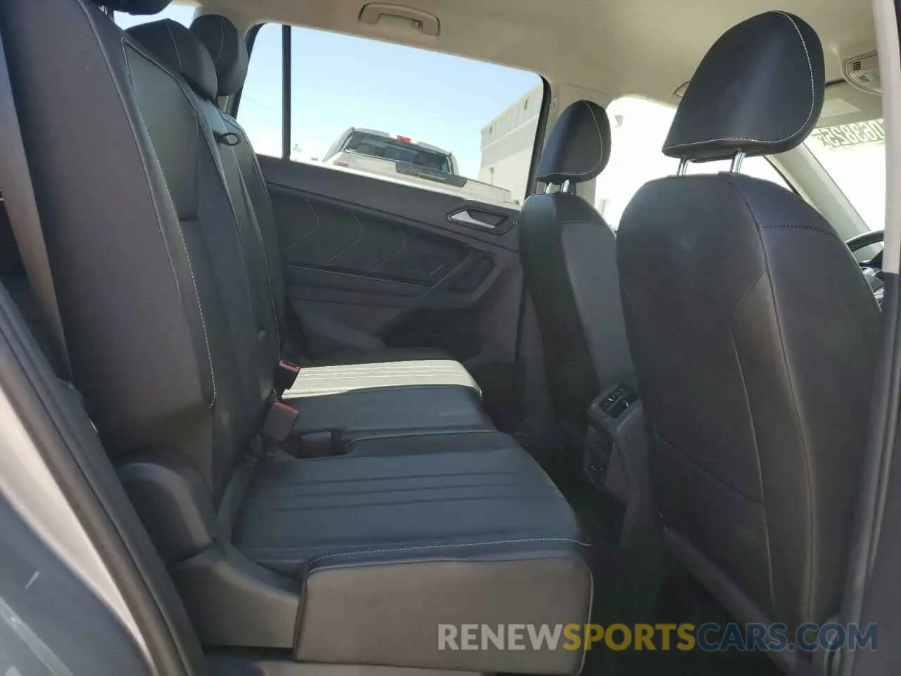 11 Photograph of a damaged car 3VV3B7AXXRM048869 VOLKSWAGEN TIGUAN 2024