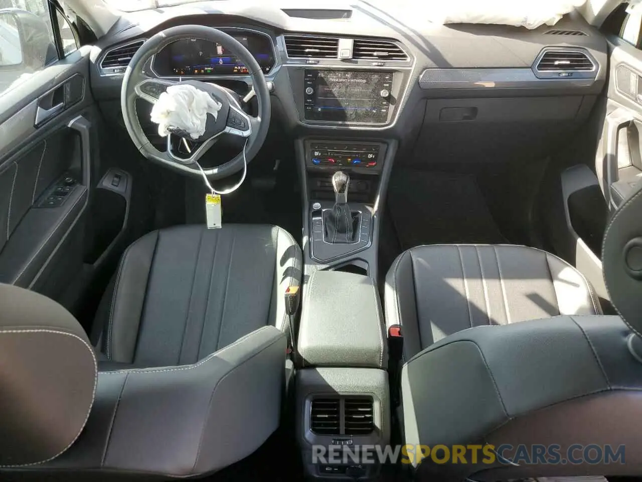 8 Photograph of a damaged car 3VV3B7AXXRM069012 VOLKSWAGEN TIGUAN 2024