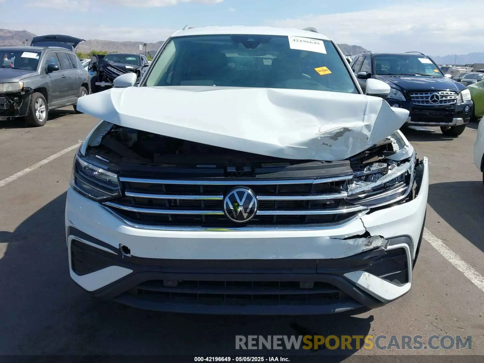 12 Photograph of a damaged car 3VV3B7AXXRM101084 VOLKSWAGEN TIGUAN 2024