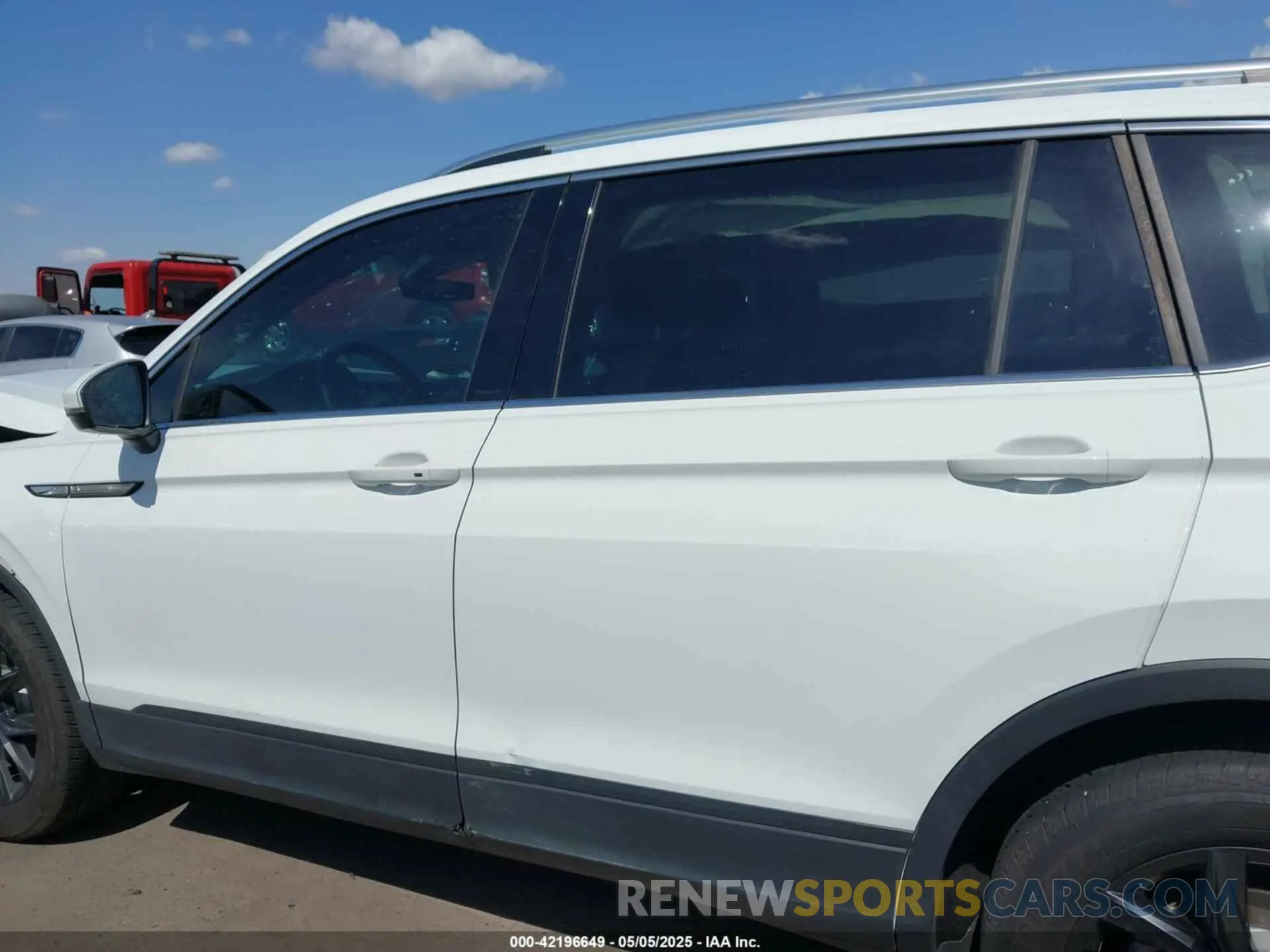 14 Photograph of a damaged car 3VV3B7AXXRM101084 VOLKSWAGEN TIGUAN 2024