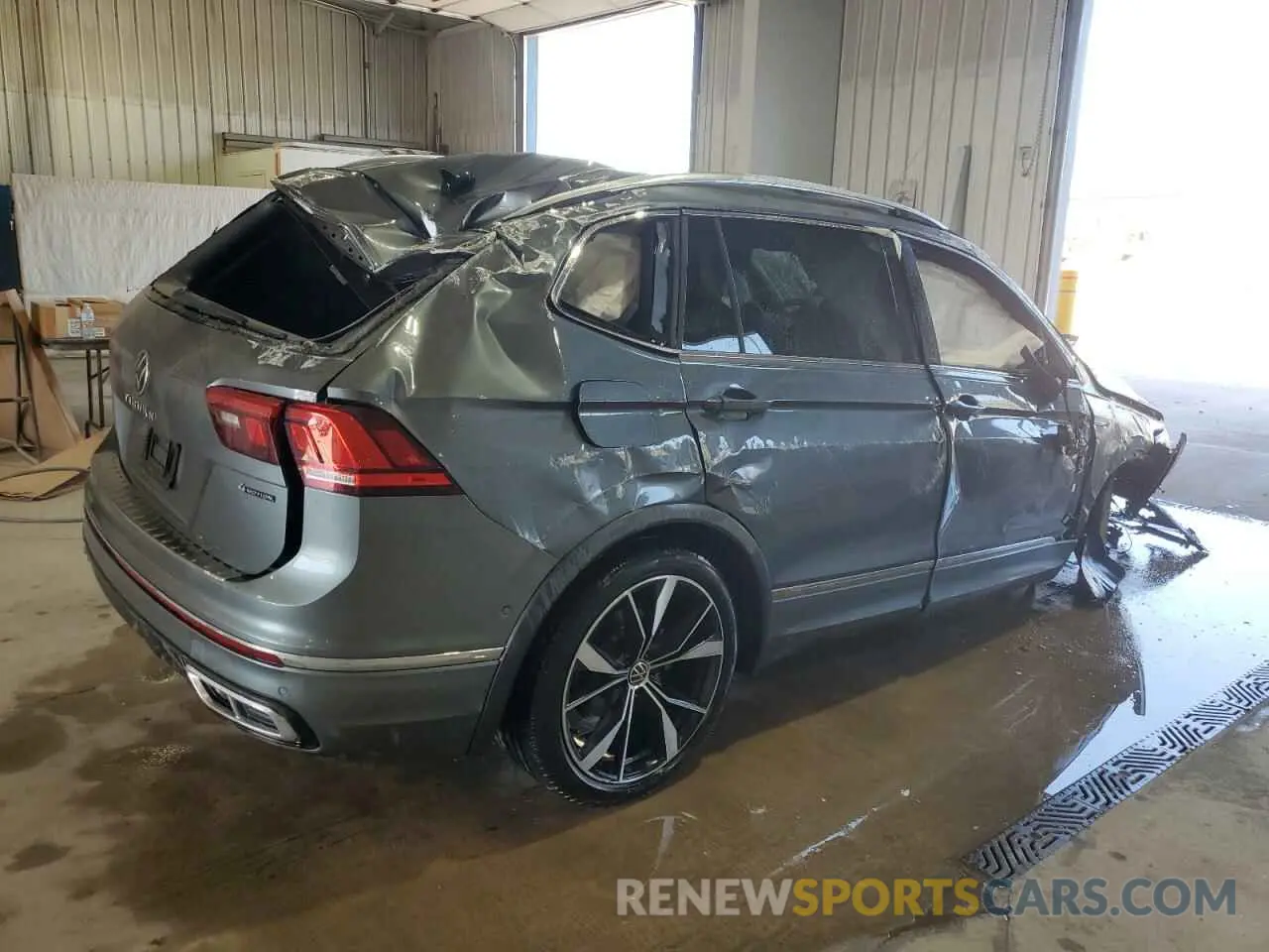 3 Photograph of a damaged car 3VV4B7AX0RM012032 VOLKSWAGEN TIGUAN 2024