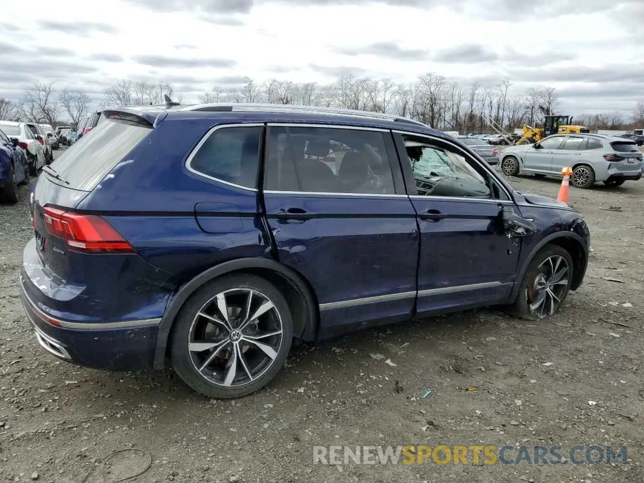 3 Photograph of a damaged car 3VV4B7AX2RM031987 VOLKSWAGEN TIGUAN 2024