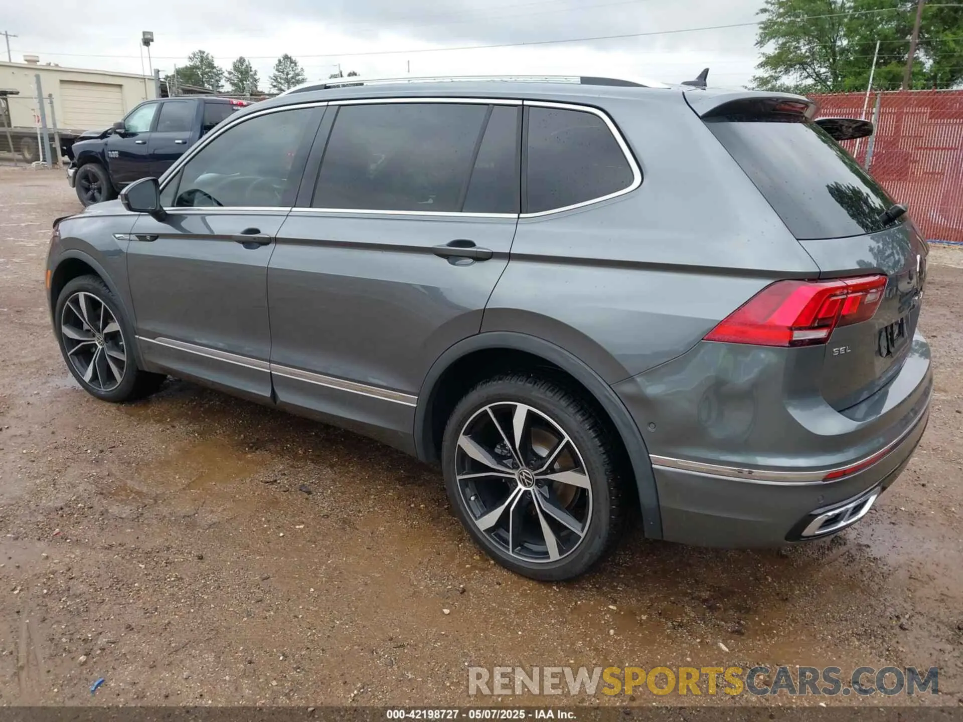 3 Photograph of a damaged car 3VV4B7AX3RM150065 VOLKSWAGEN TIGUAN 2024