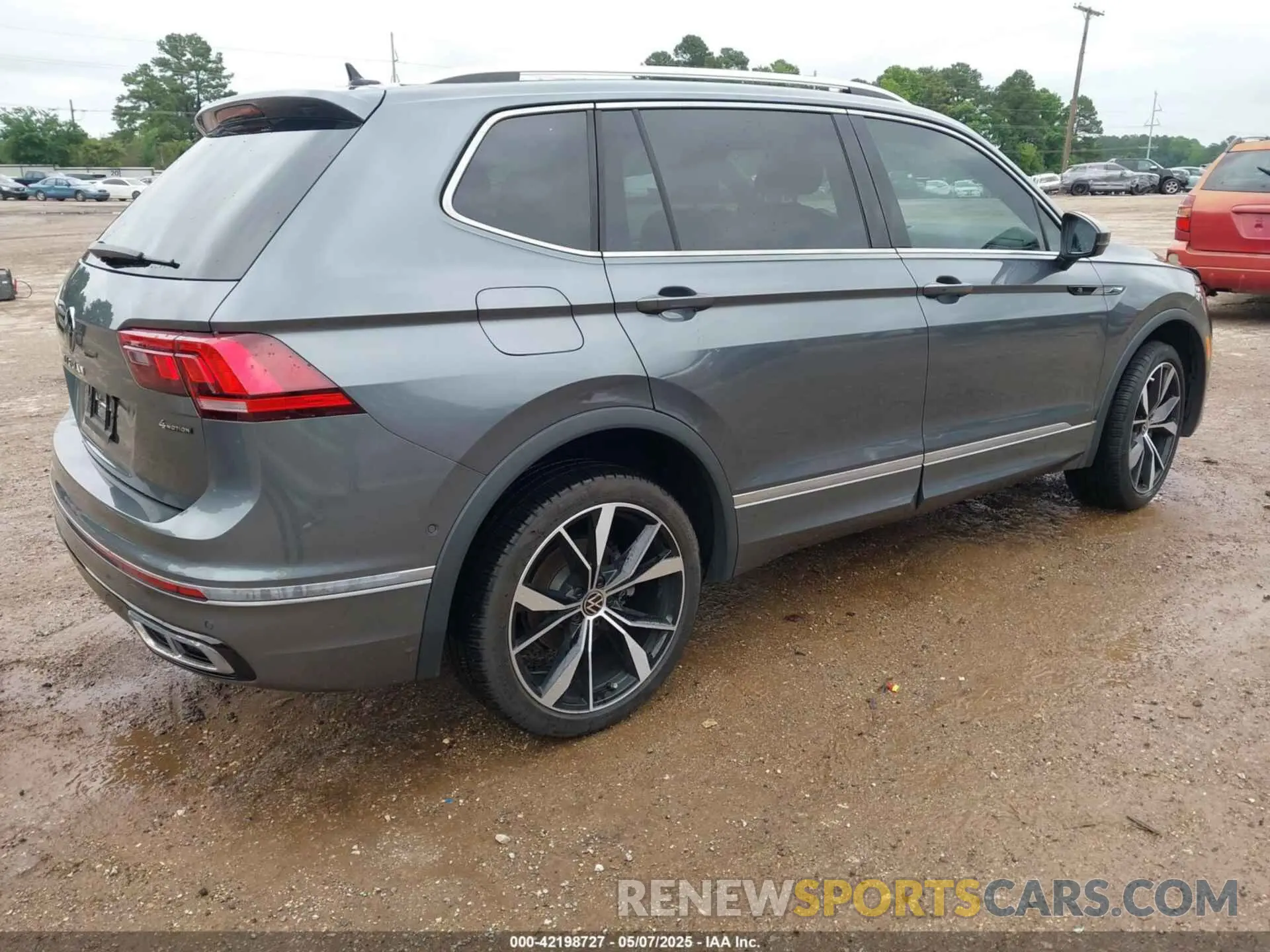 4 Photograph of a damaged car 3VV4B7AX3RM150065 VOLKSWAGEN TIGUAN 2024