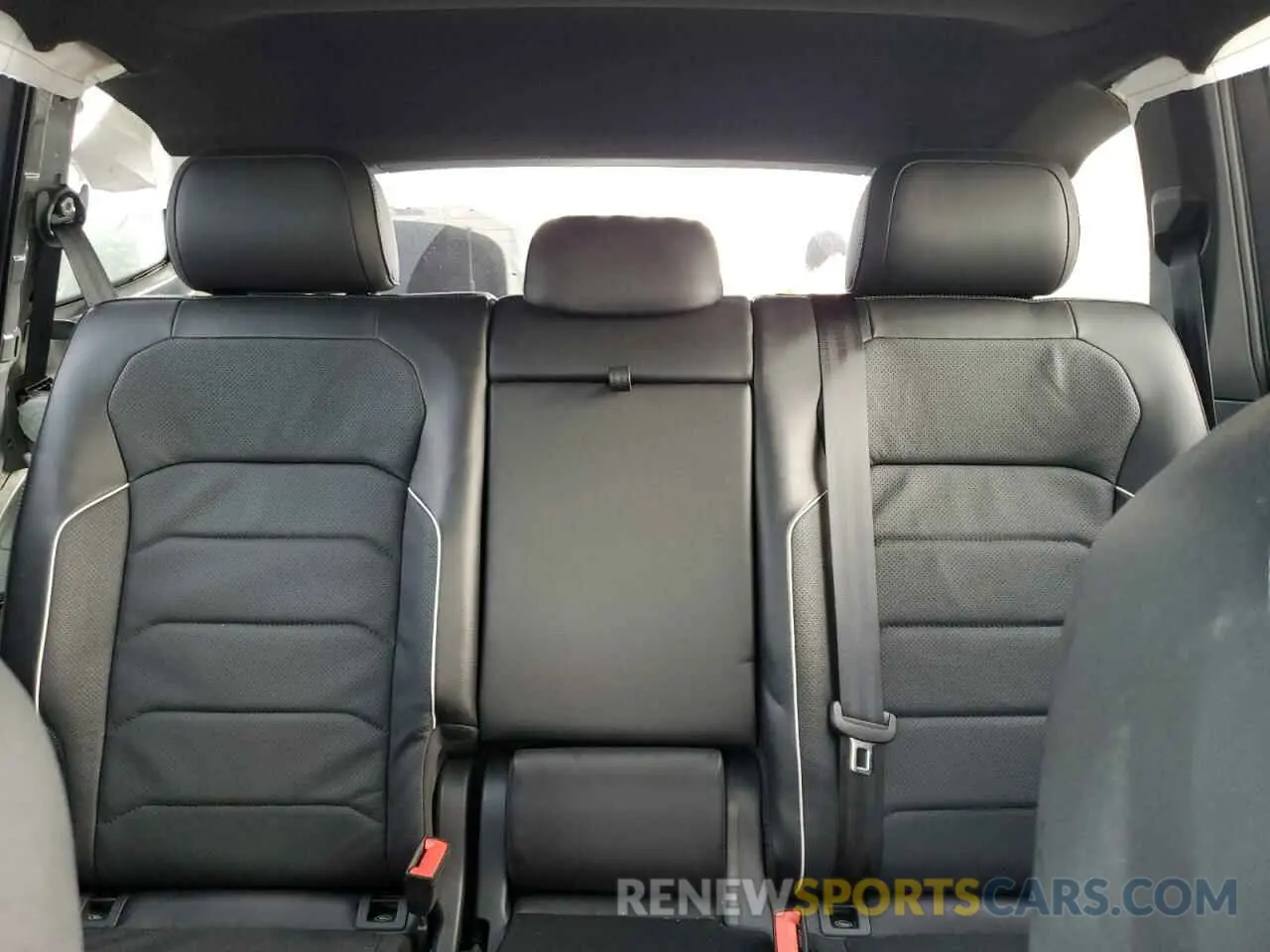 10 Photograph of a damaged car 3VV4B7AX4RM079457 VOLKSWAGEN TIGUAN 2024