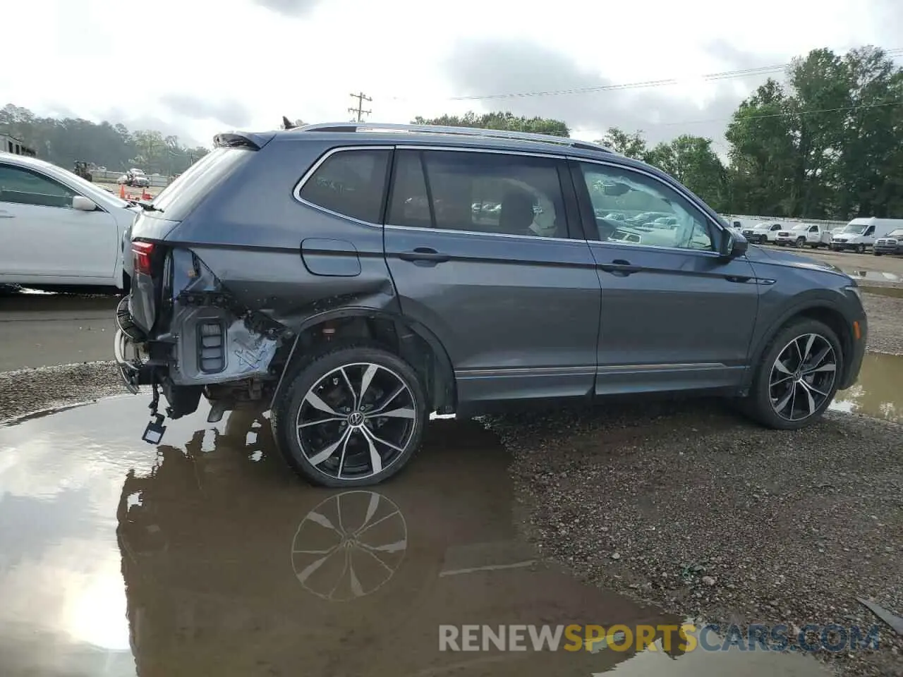 3 Photograph of a damaged car 3VV4B7AX4RM079457 VOLKSWAGEN TIGUAN 2024
