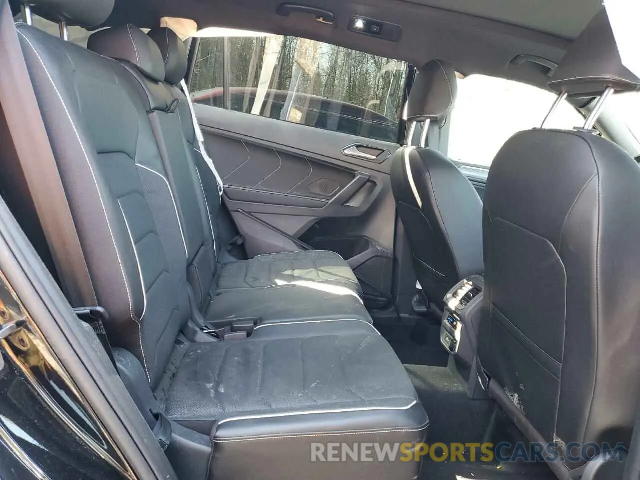 11 Photograph of a damaged car 3VV4B7AX5RM118962 VOLKSWAGEN TIGUAN 2024