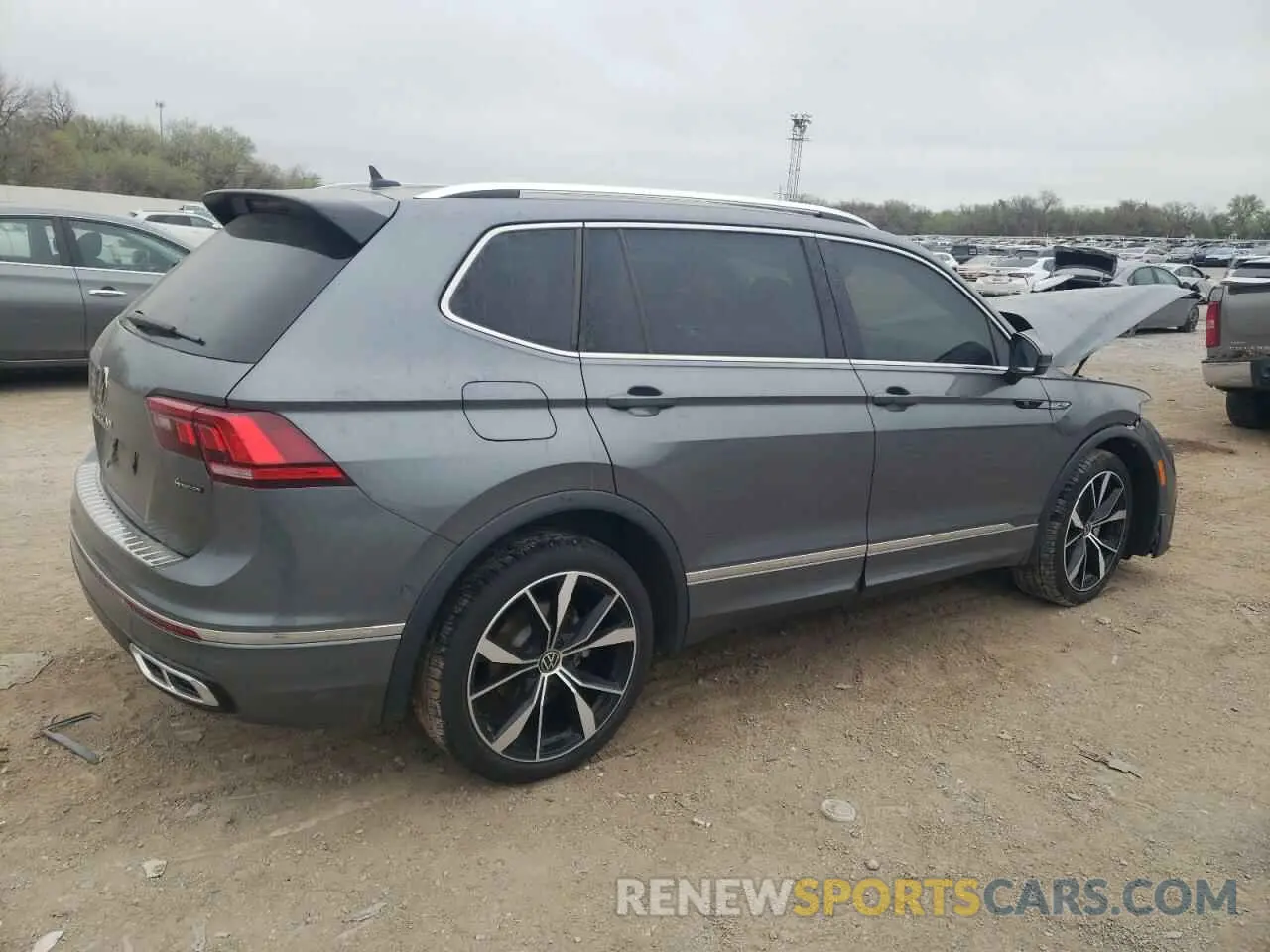 3 Photograph of a damaged car 3VV4B7AX7RM158394 VOLKSWAGEN TIGUAN 2024