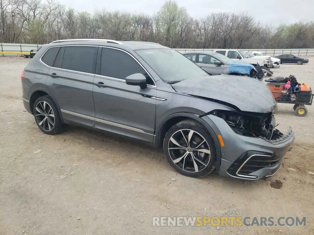 4 Photograph of a damaged car 3VV4B7AX7RM158394 VOLKSWAGEN TIGUAN 2024