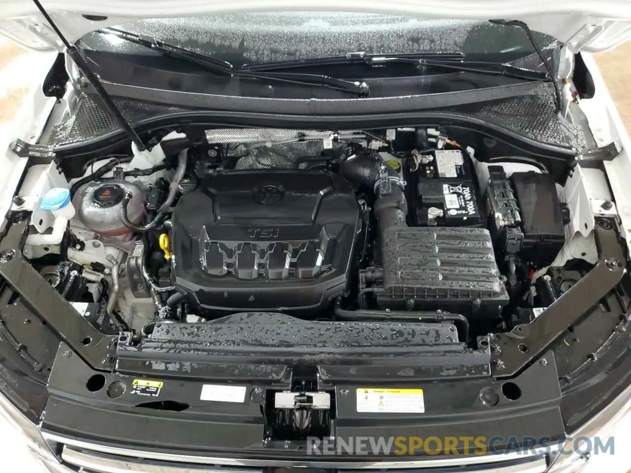 12 Photograph of a damaged car 3VV5B7AX0RM214907 VOLKSWAGEN TIGUAN 2024